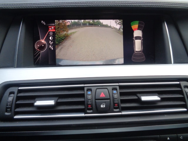 BMW M550d Touring xDrive Steptronic-image-9