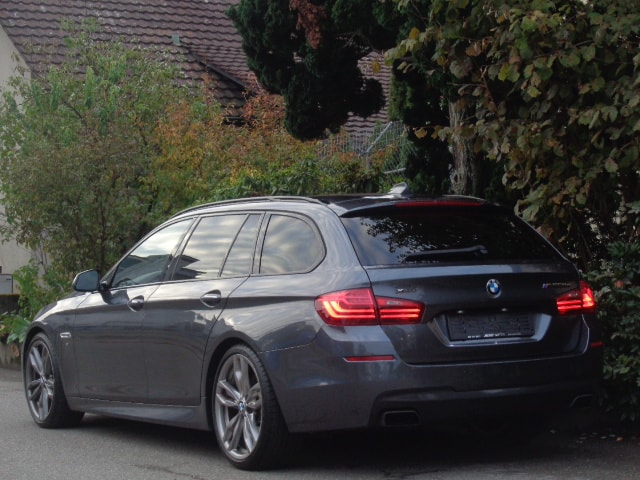 BMW M550d Touring xDrive Steptronic-image-2