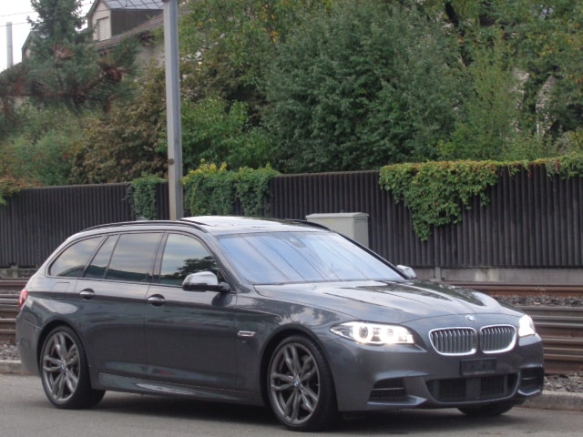 BMW M550d Touring xDrive Steptronic-image-13
