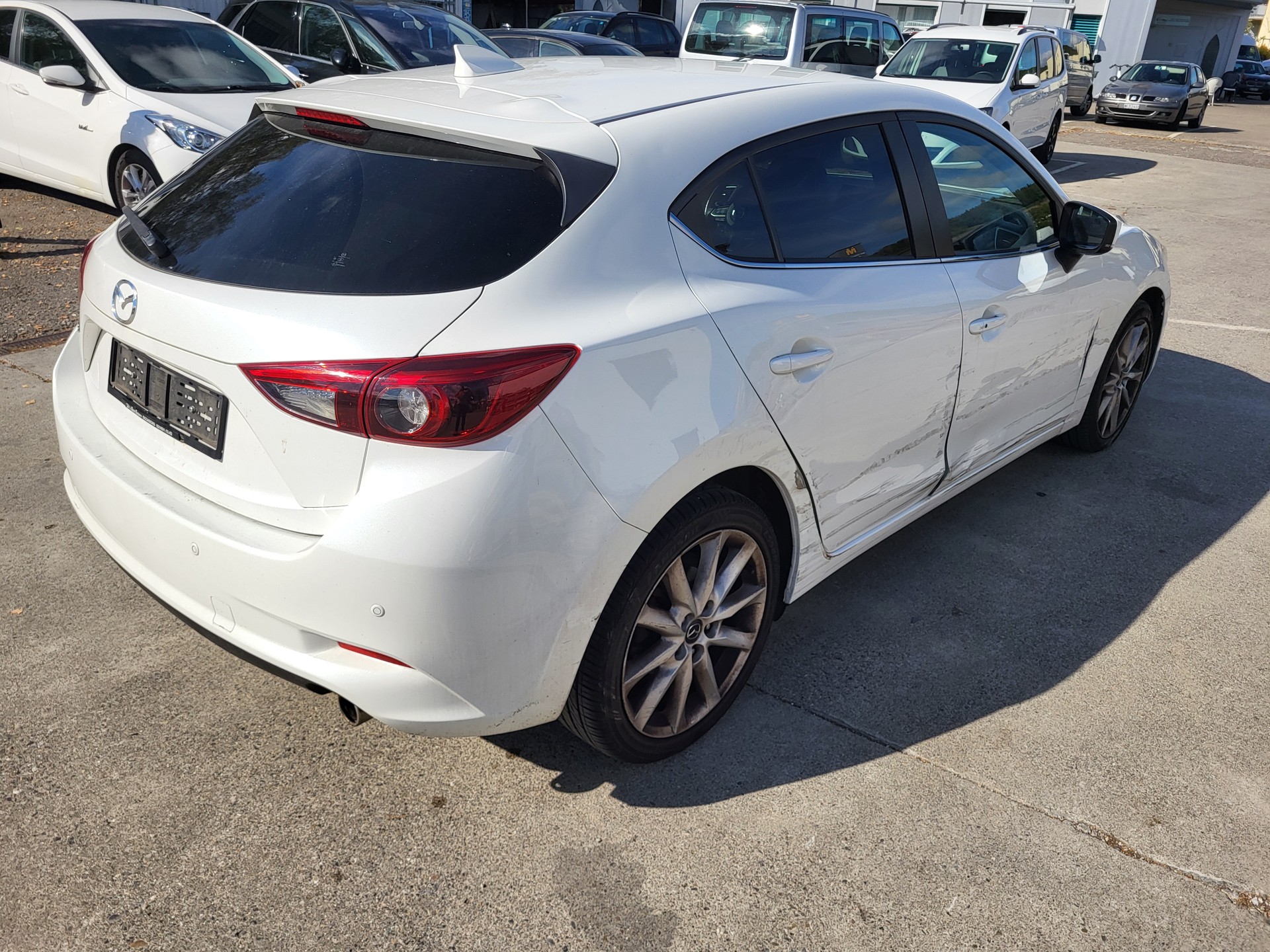 MAZDA 3 SKYACTIV-D 150 Revolution Automat-image-1