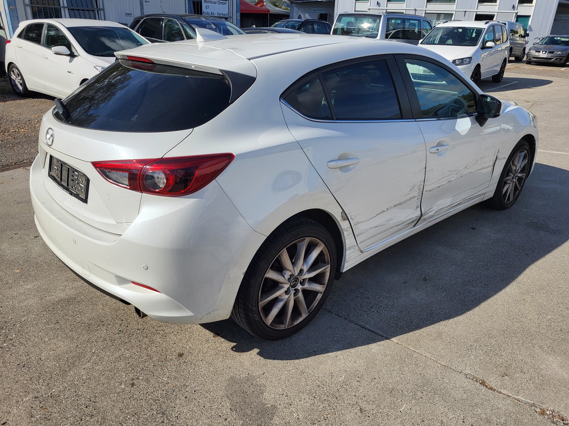 MAZDA 3 SKYACTIV-D 150 Revolution Automat-image-9