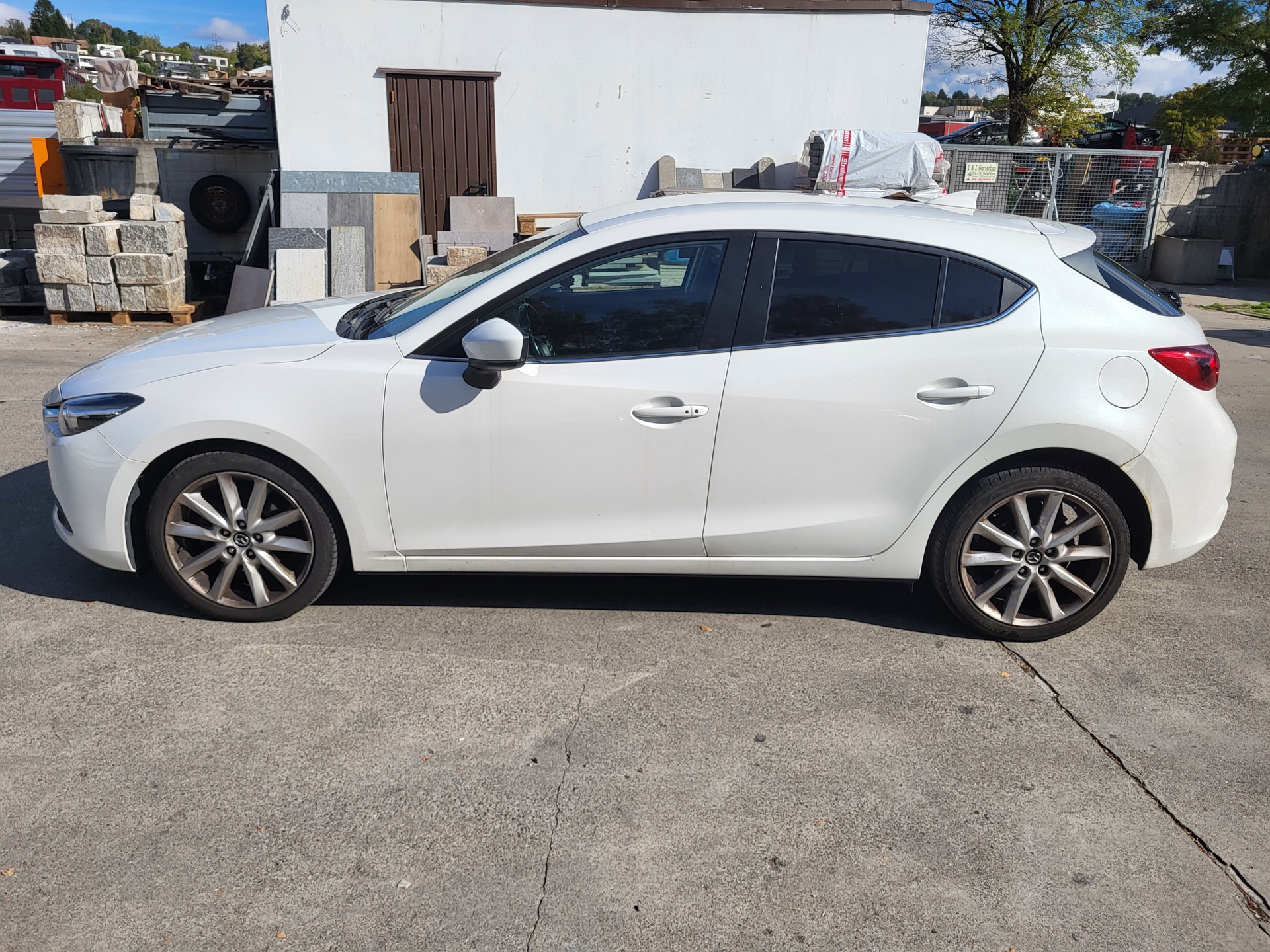 MAZDA 3 SKYACTIV-D 150 Revolution Automat-image-10