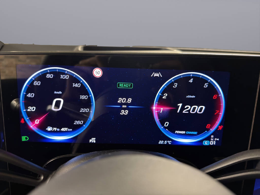 MERCEDES-BENZ GLB 220 4matic-image-10