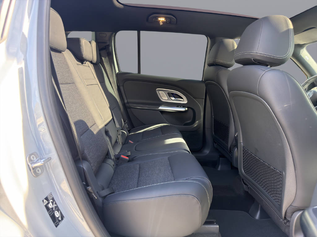 MERCEDES-BENZ GLB 220 4matic-image-12