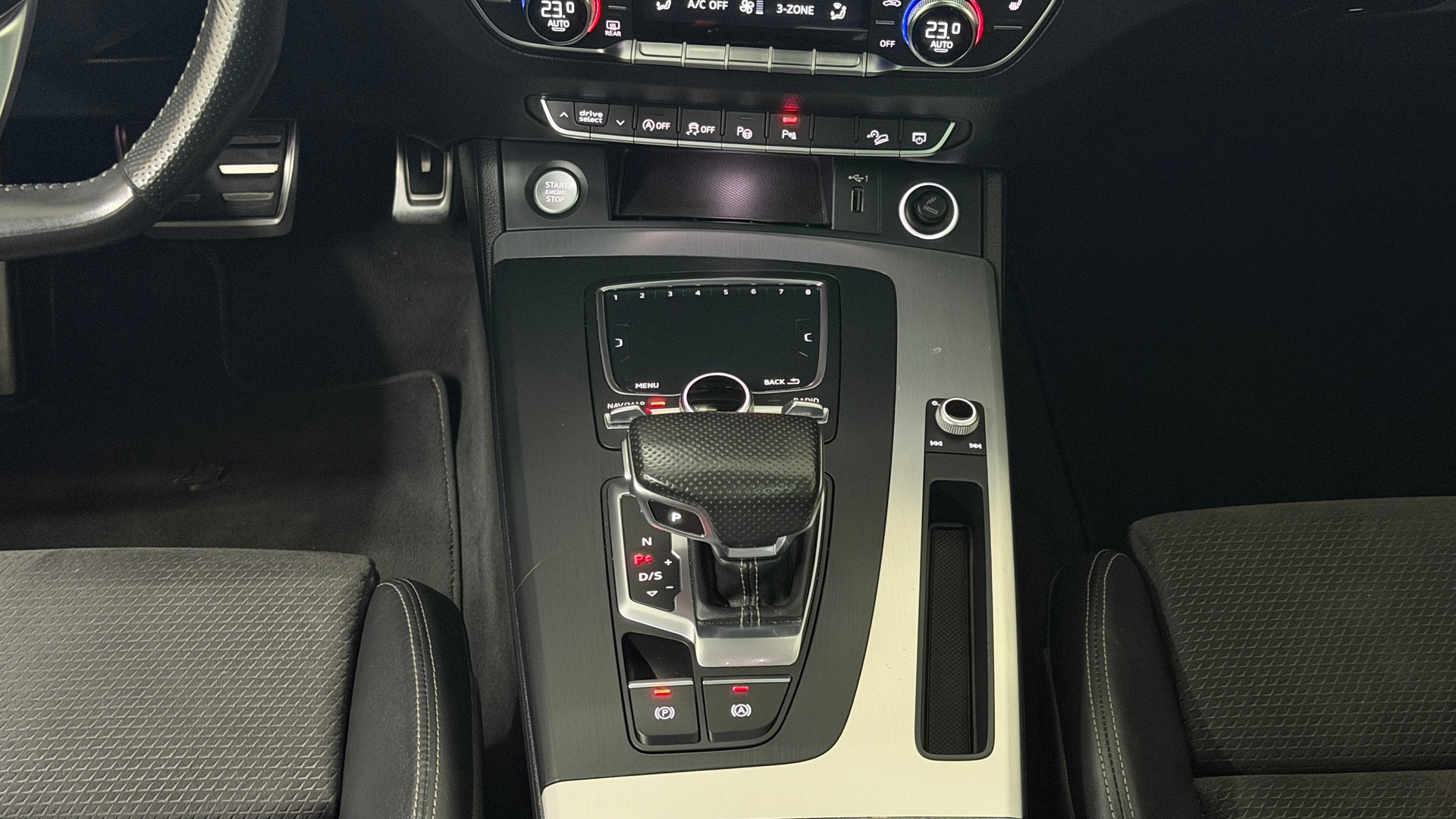 AUDI Q5 40 TDI sport quattro S-tronic-image-16