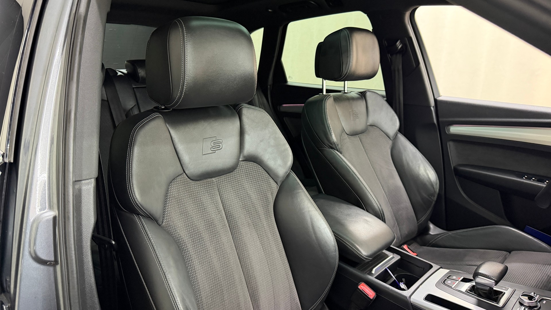 AUDI Q5 40 TDI sport quattro S-tronic-image-12