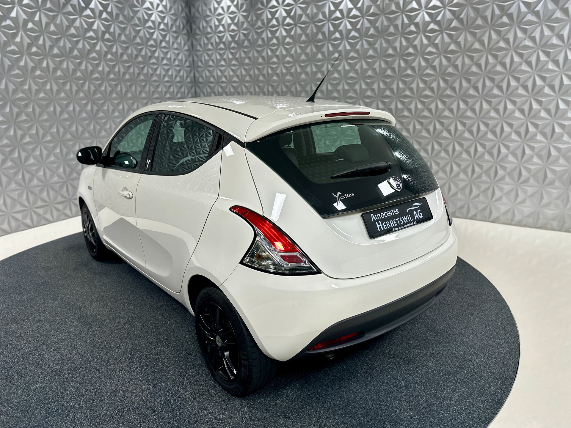LANCIA Ypsilon 0.9 TwinAir Elefantino-image-9