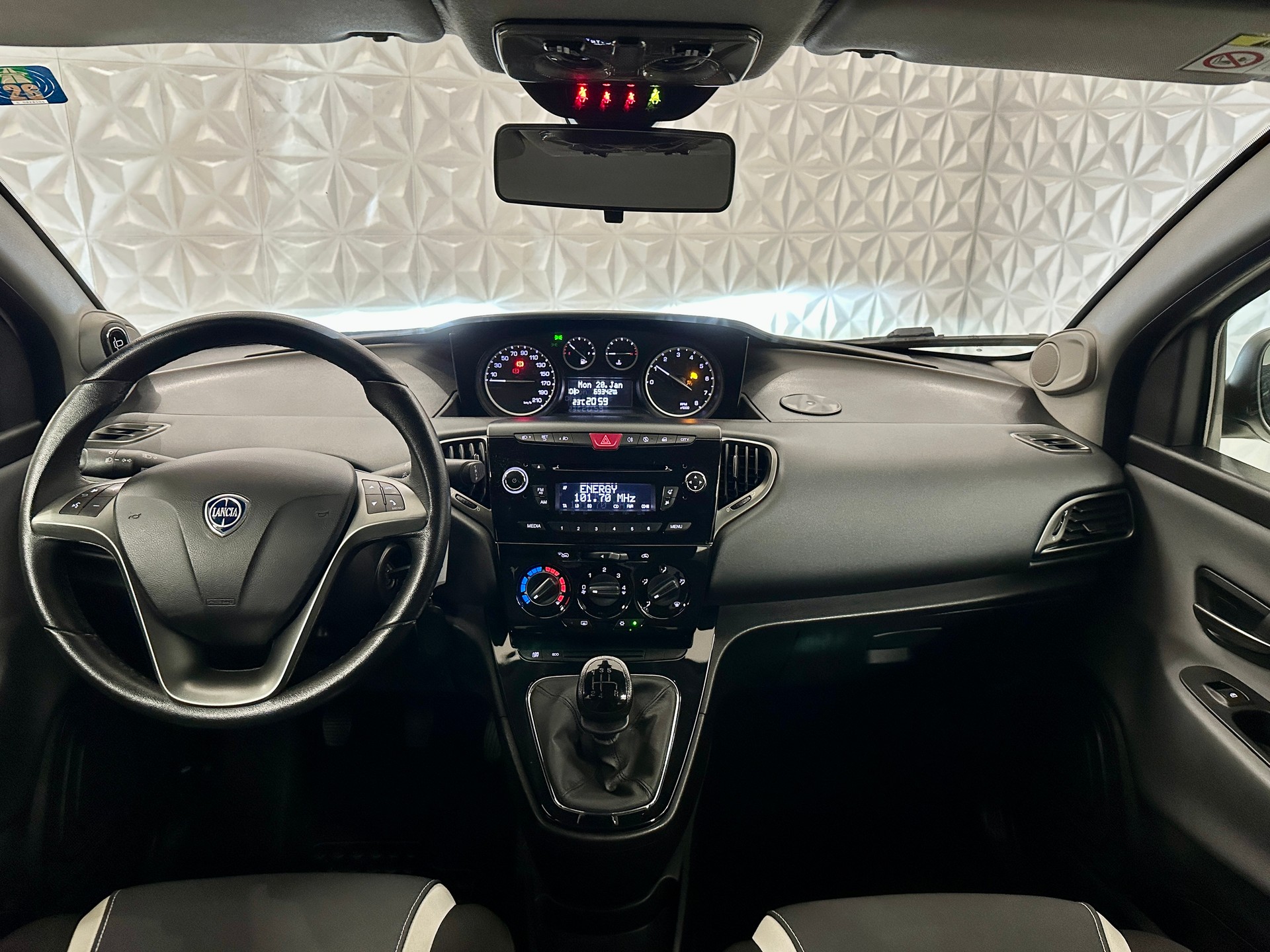 LANCIA Ypsilon 0.9 TwinAir Elefantino-image-13