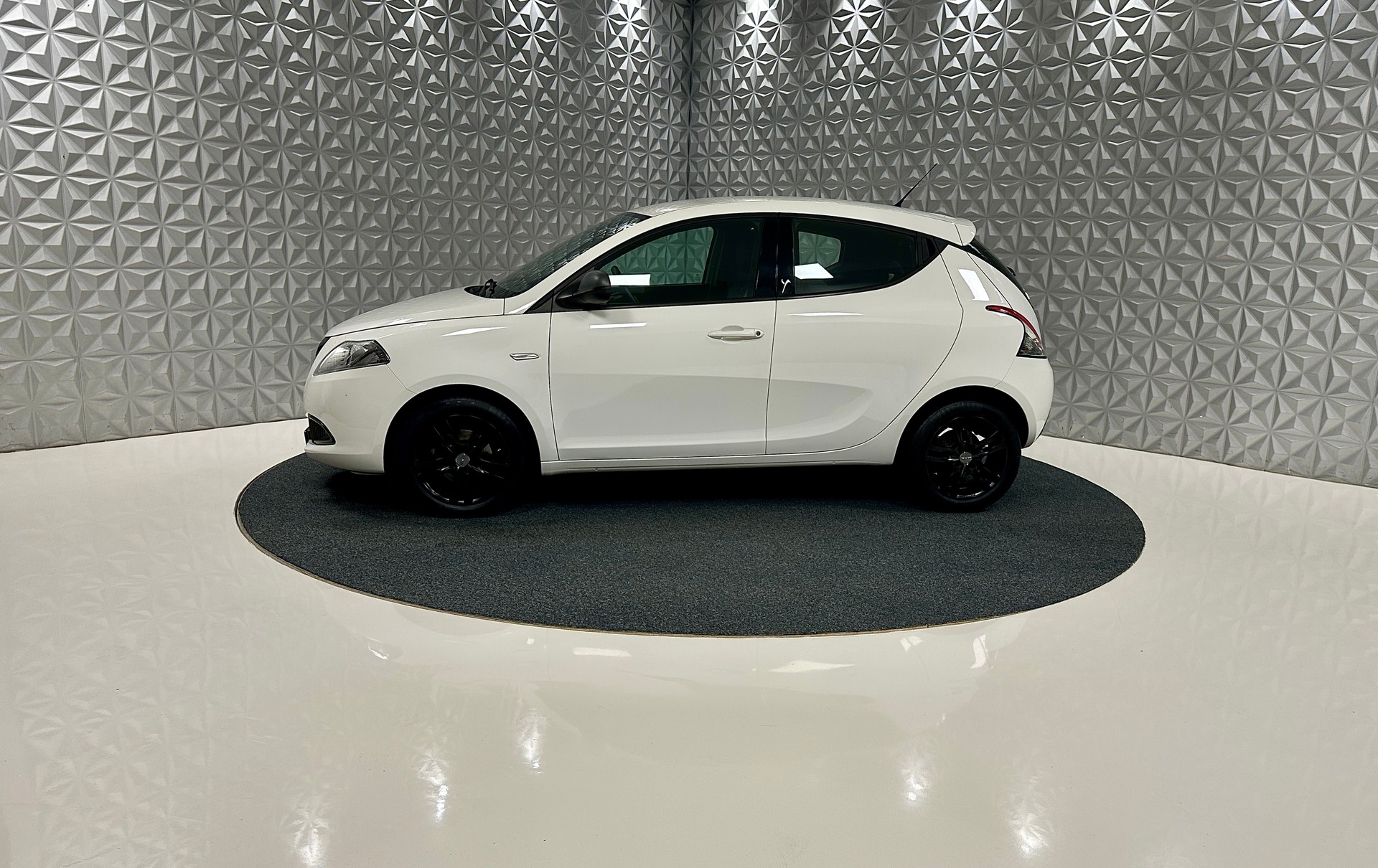 LANCIA Ypsilon 0.9 TwinAir Elefantino-image-7