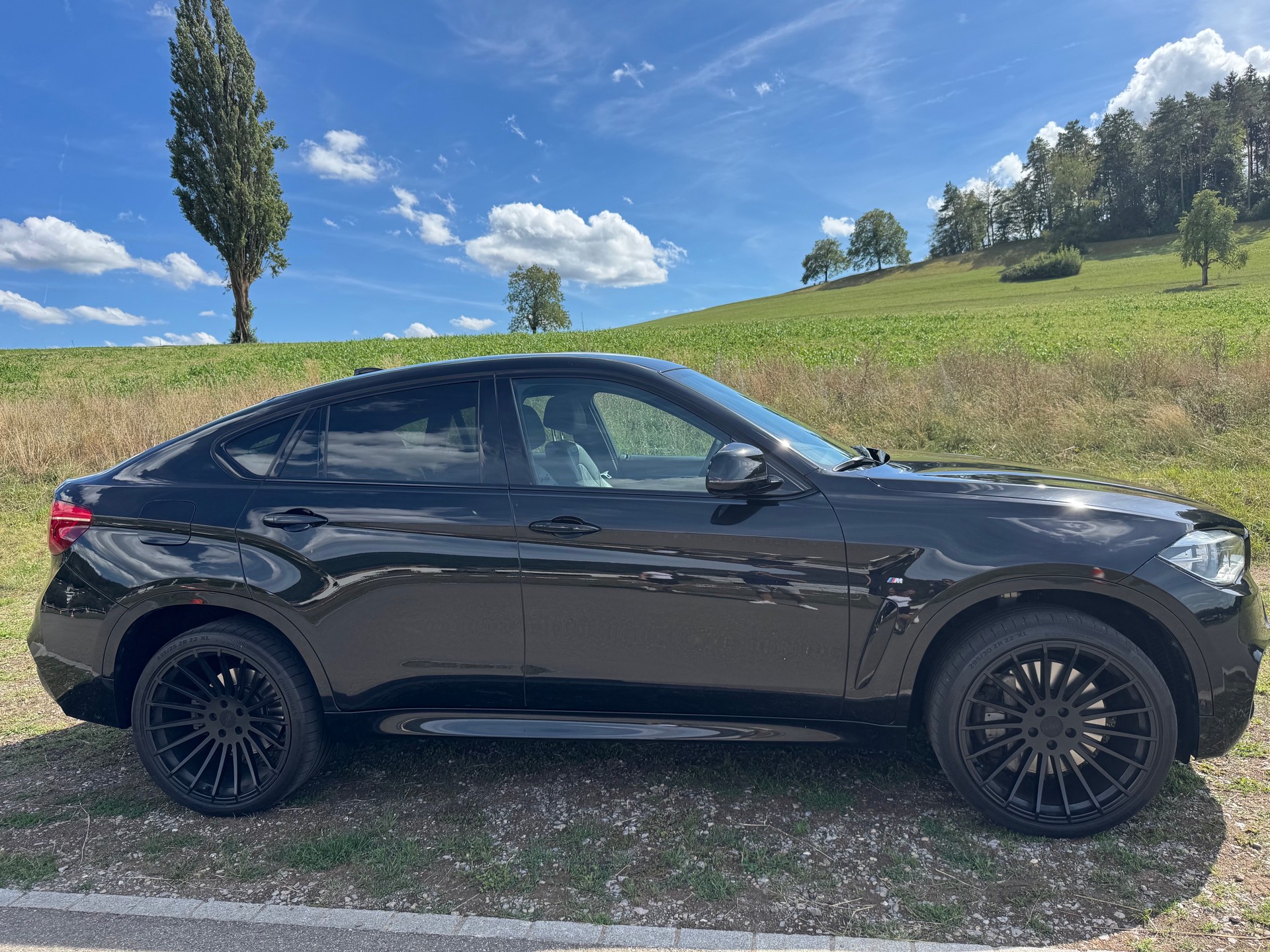 BMW 50i M-Sport xDrive-image-1