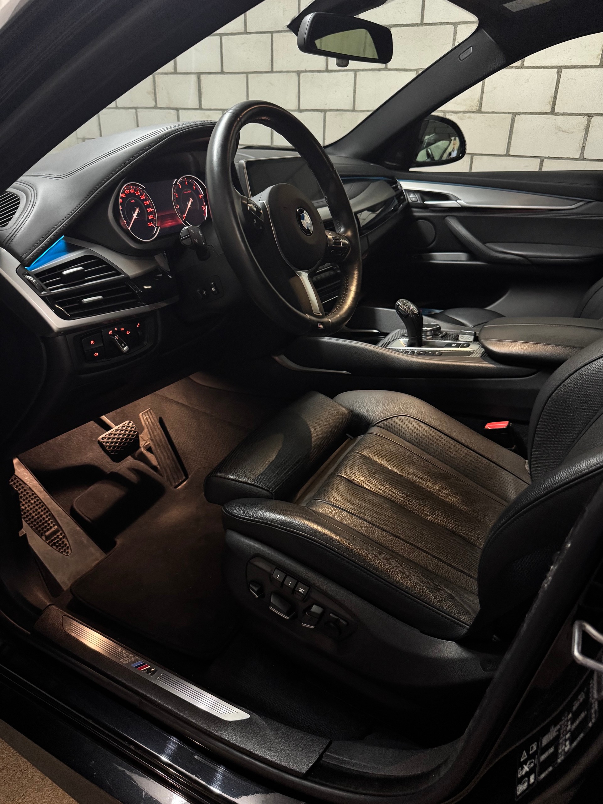 BMW 50i M-Sport xDrive-image-3