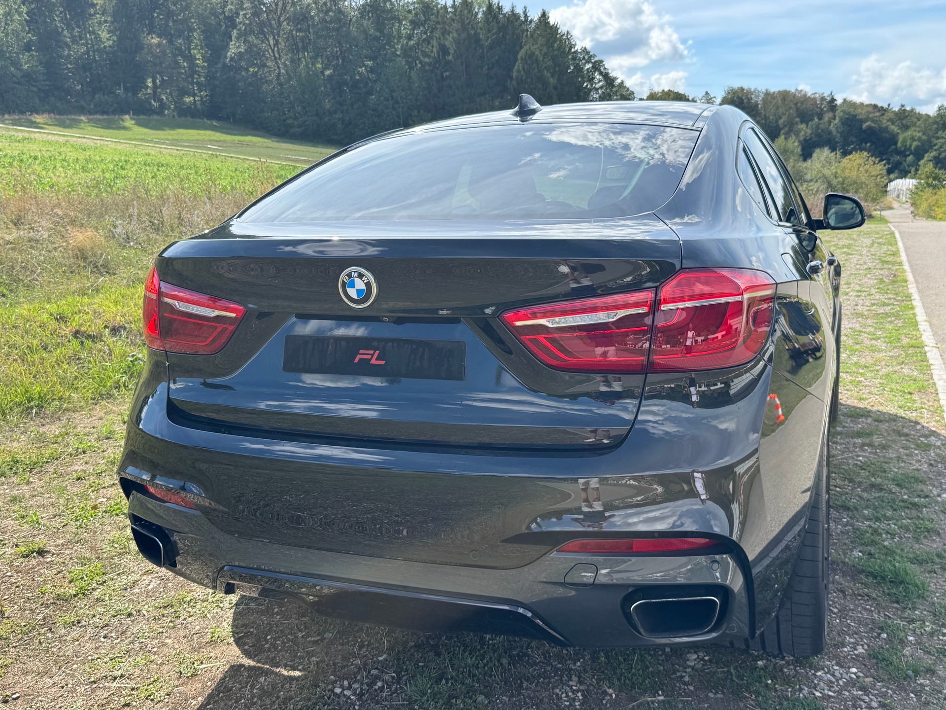 BMW 50i M-Sport xDrive-image-2