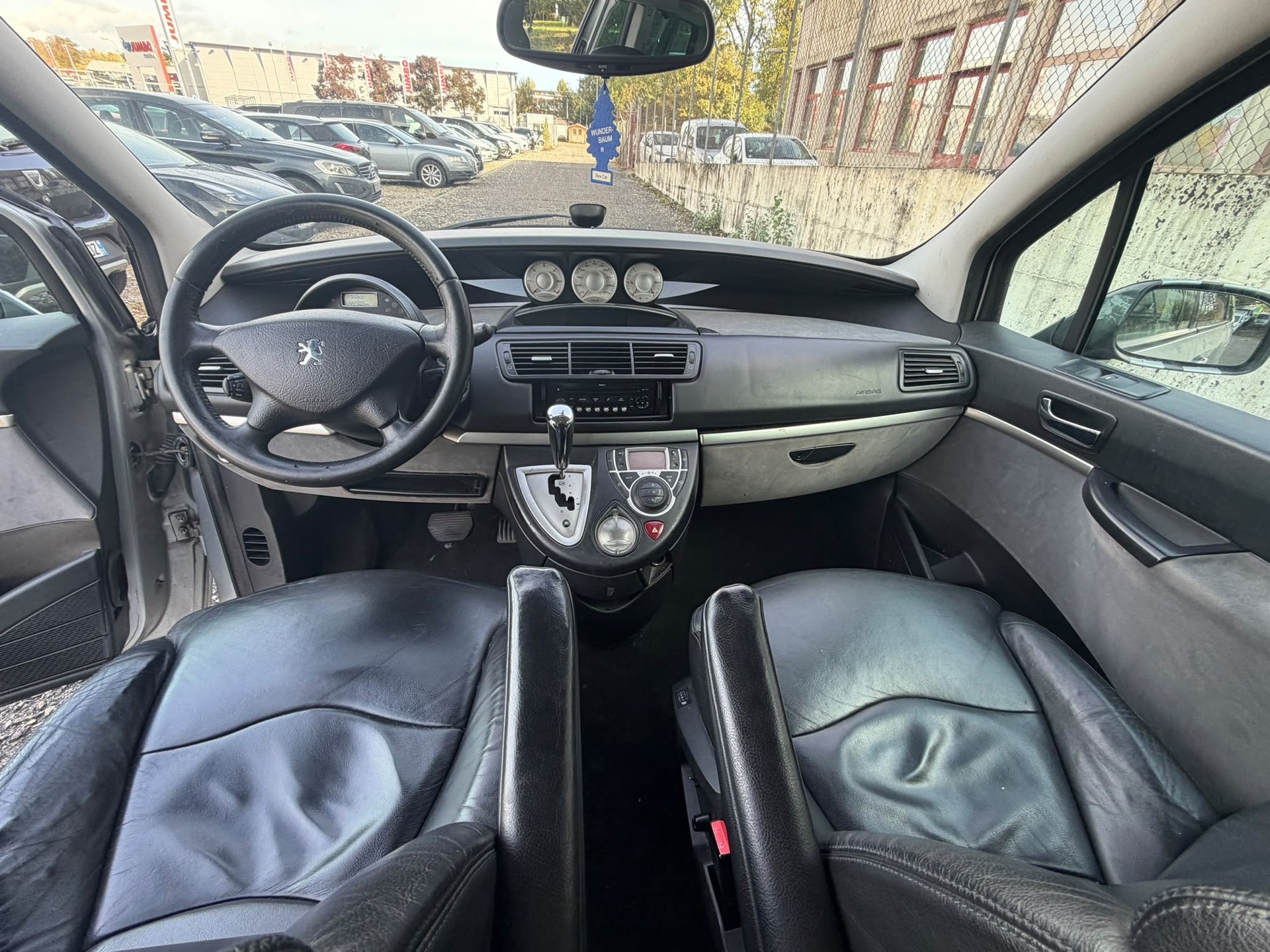 PEUGEOT 807 2.2 16V HDi Family+ Tiptronic-image-4