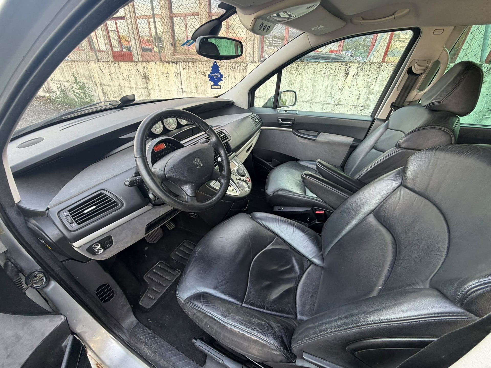 PEUGEOT 807 2.2 16V HDi Family+ Tiptronic-image-3