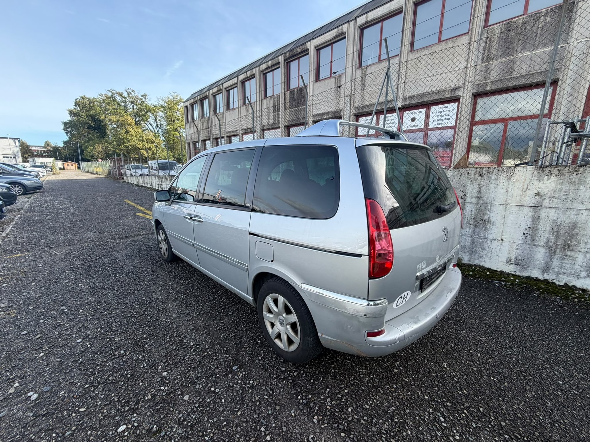 PEUGEOT 807 2.2 16V HDi Family+ Tiptronic-image-9