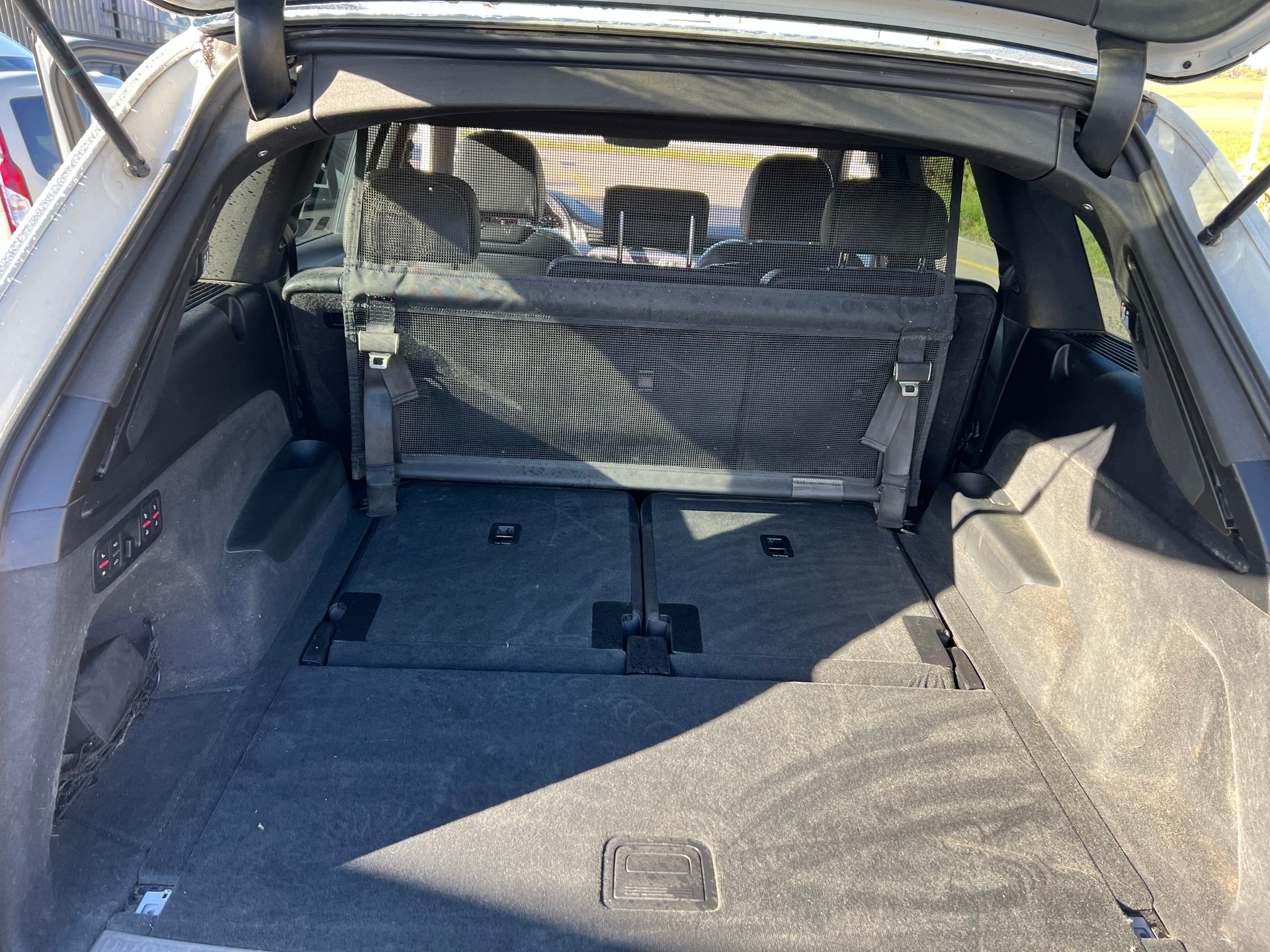 AUDI Q7 3.0 TDI quattro tiptronic S-Line-image-11