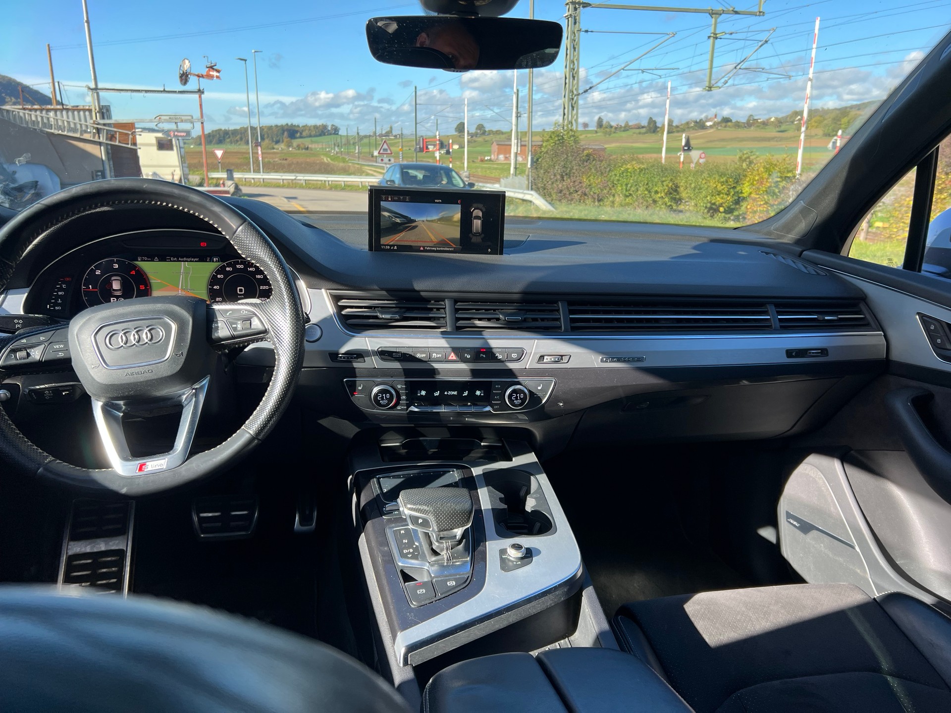 AUDI Q7 3.0 TDI quattro tiptronic S-Line-image-9