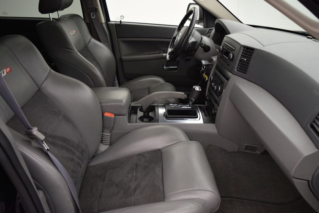 JEEP Grand Cherokee 6.1 SRT-8-image-12