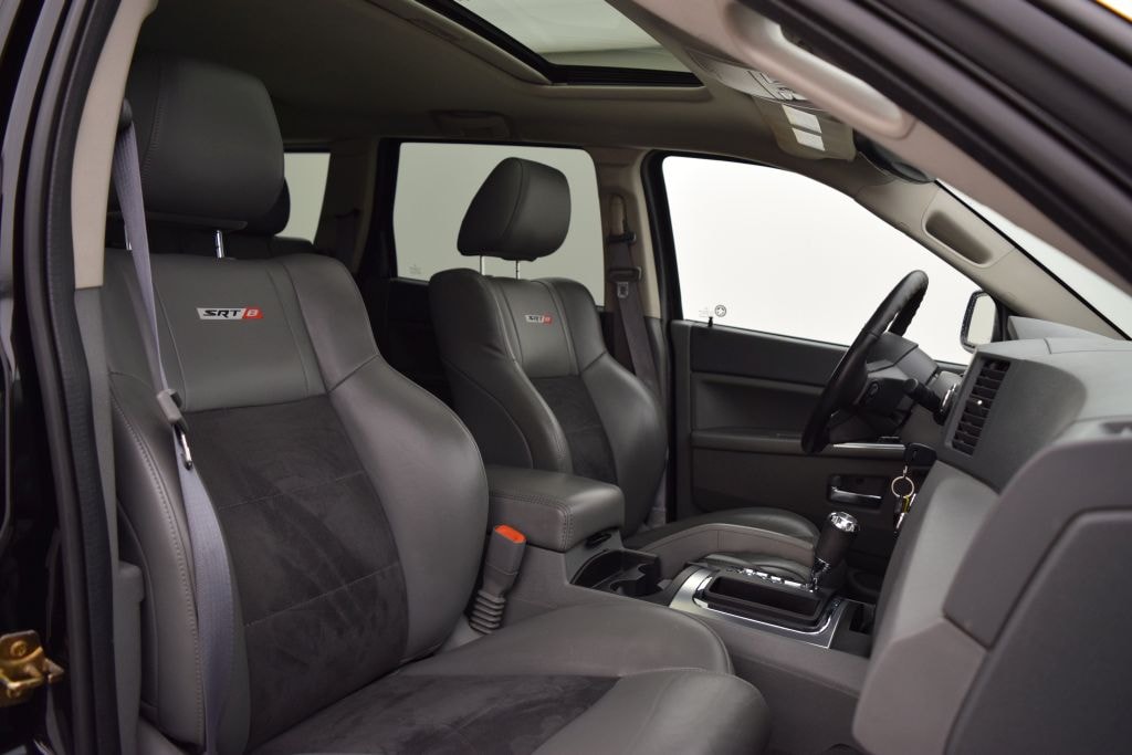 JEEP Grand Cherokee 6.1 SRT-8-image-13