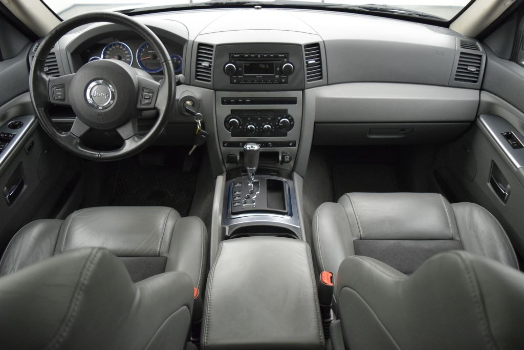 JEEP Grand Cherokee 6.1 SRT-8-image-10