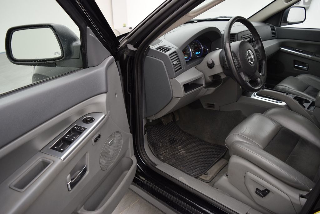 JEEP Grand Cherokee 6.1 SRT-8-image-8