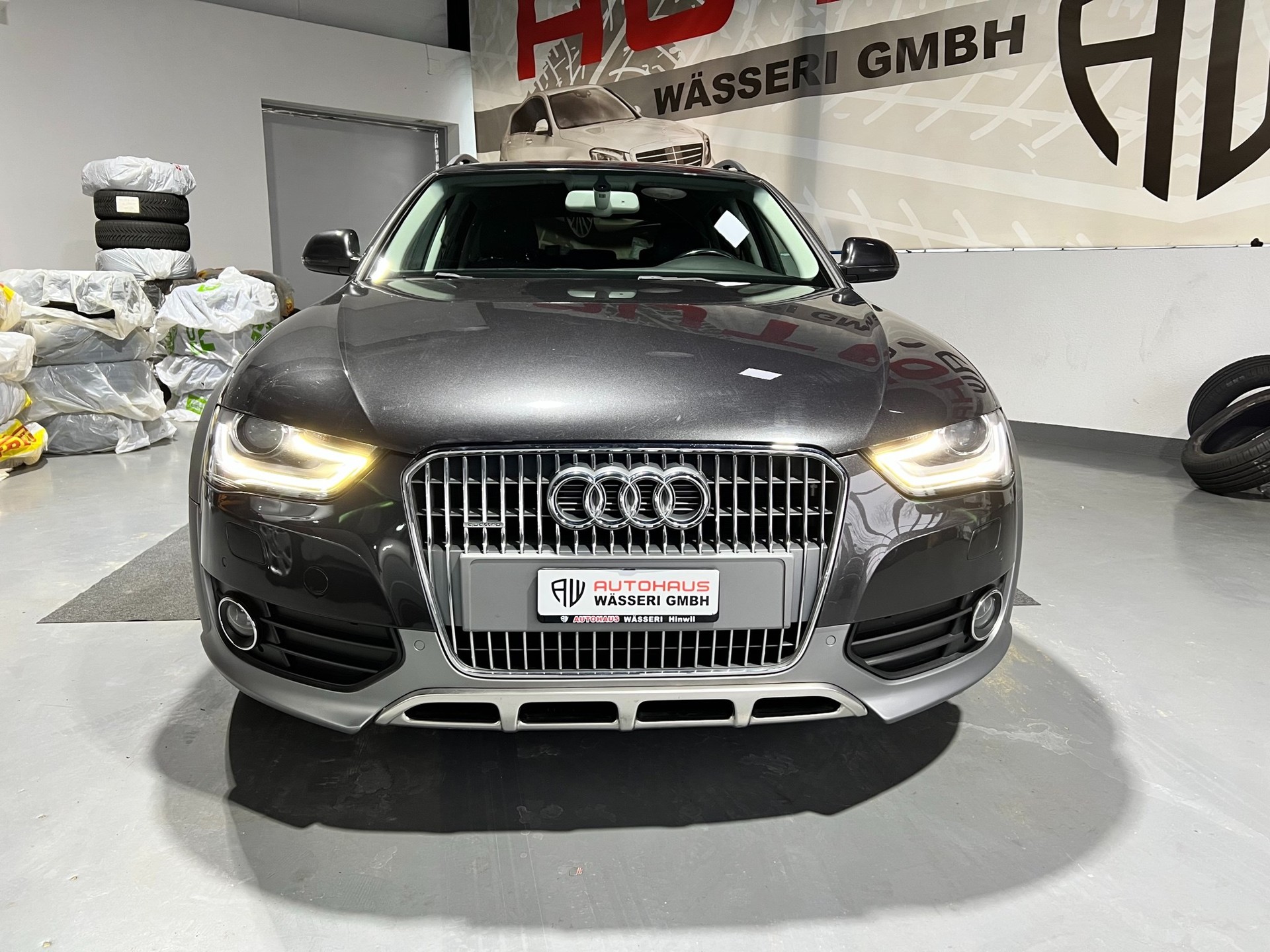 AUDI A4 allroad 2.0 TDI quattro S-tronic-image-8