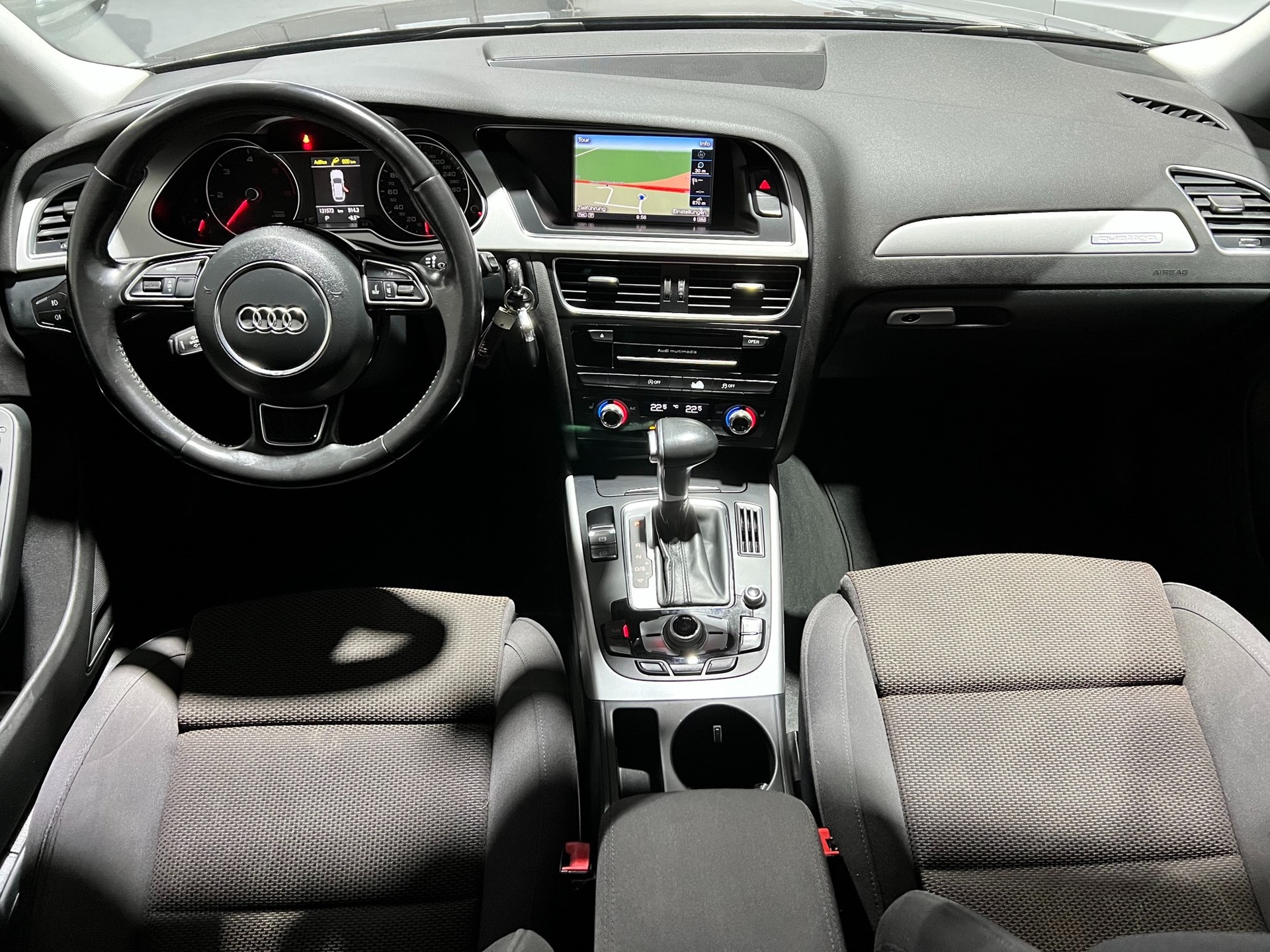 AUDI A4 allroad 2.0 TDI quattro S-tronic-image-9