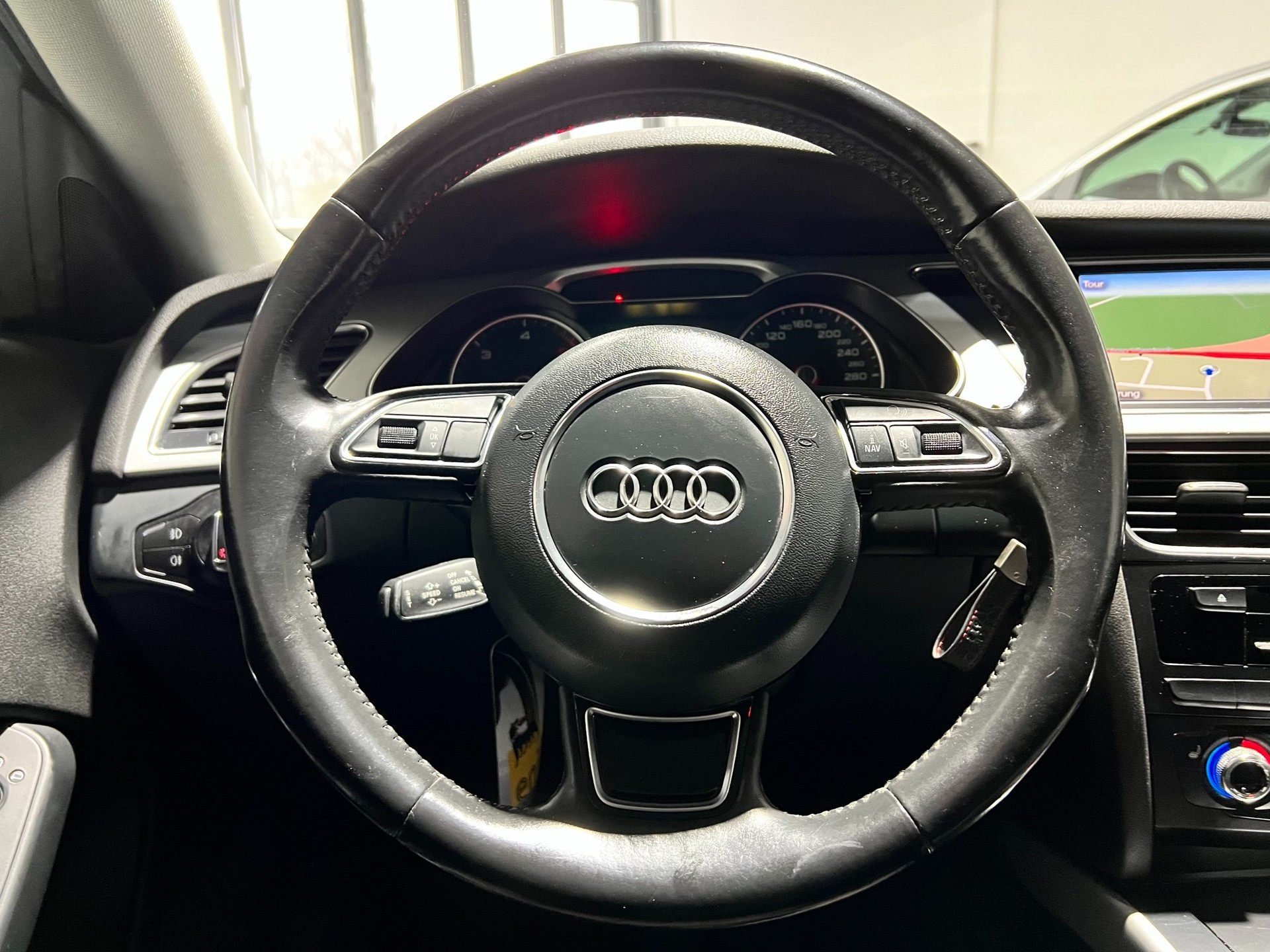 AUDI A4 allroad 2.0 TDI quattro S-tronic-image-17