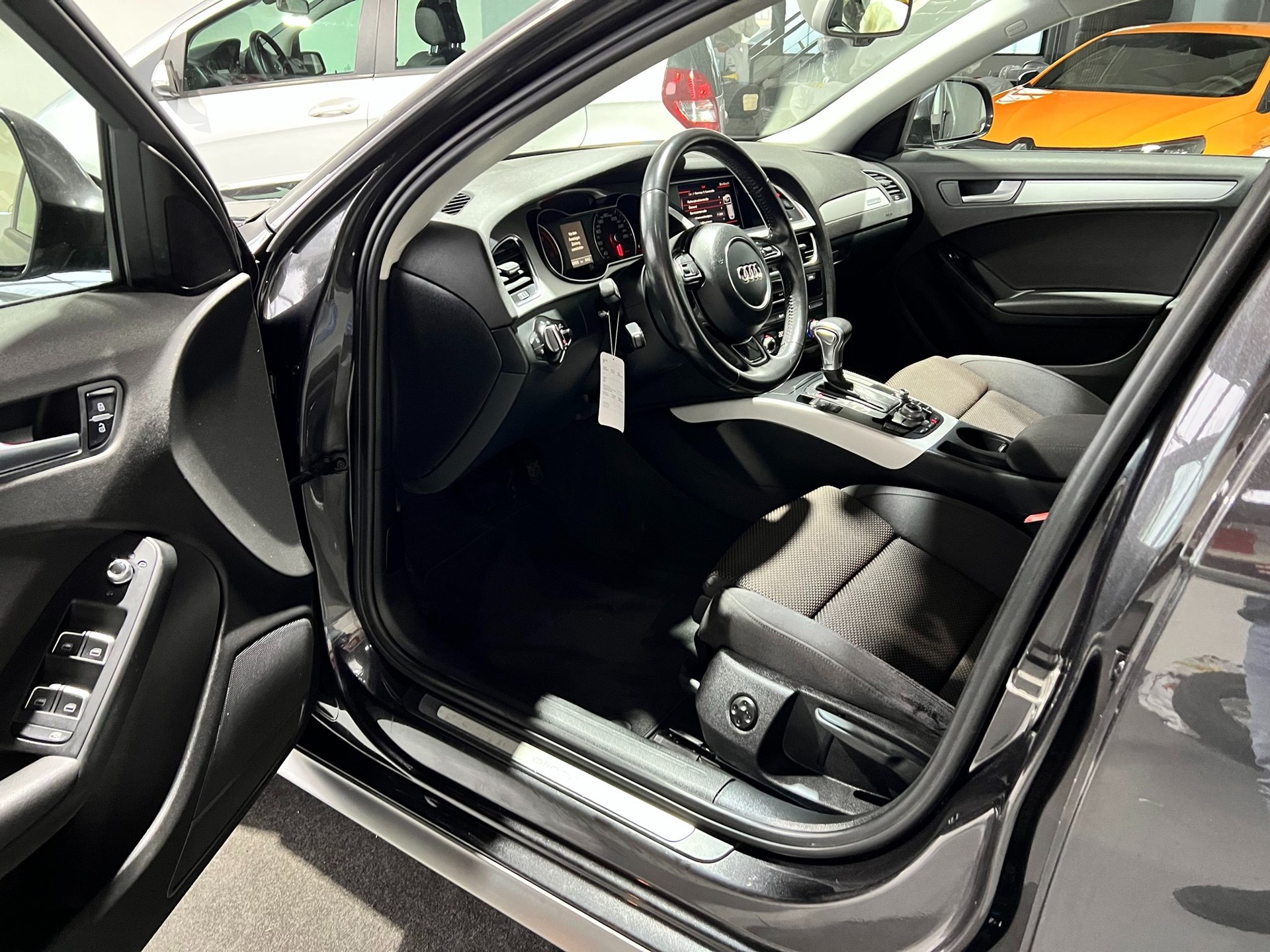 AUDI A4 allroad 2.0 TDI quattro S-tronic-image-10