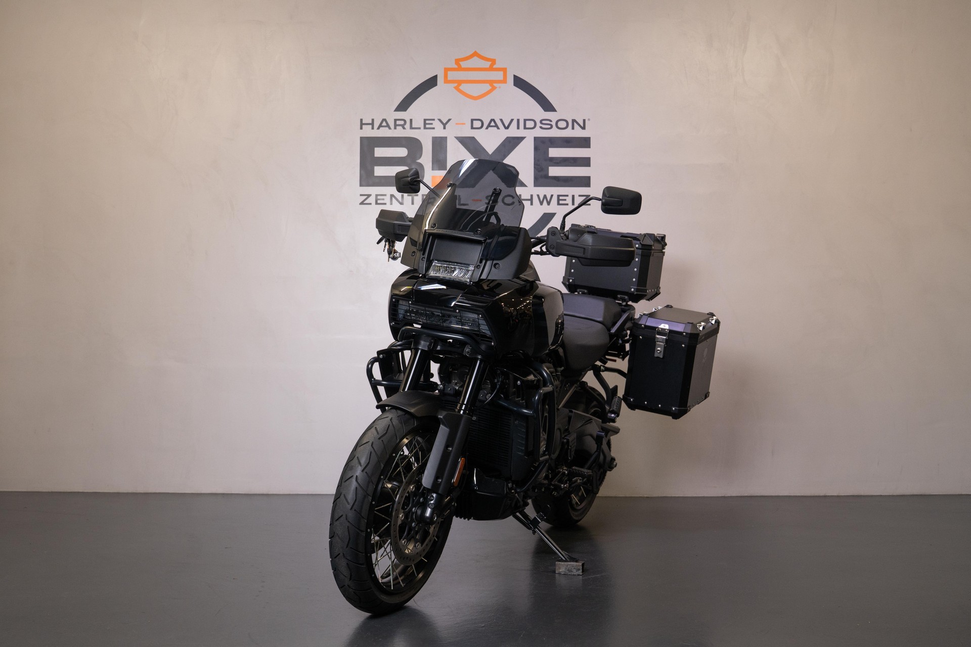 HARLEY-DAVIDSON RA Pan America 1250 Special-showroom-element-1