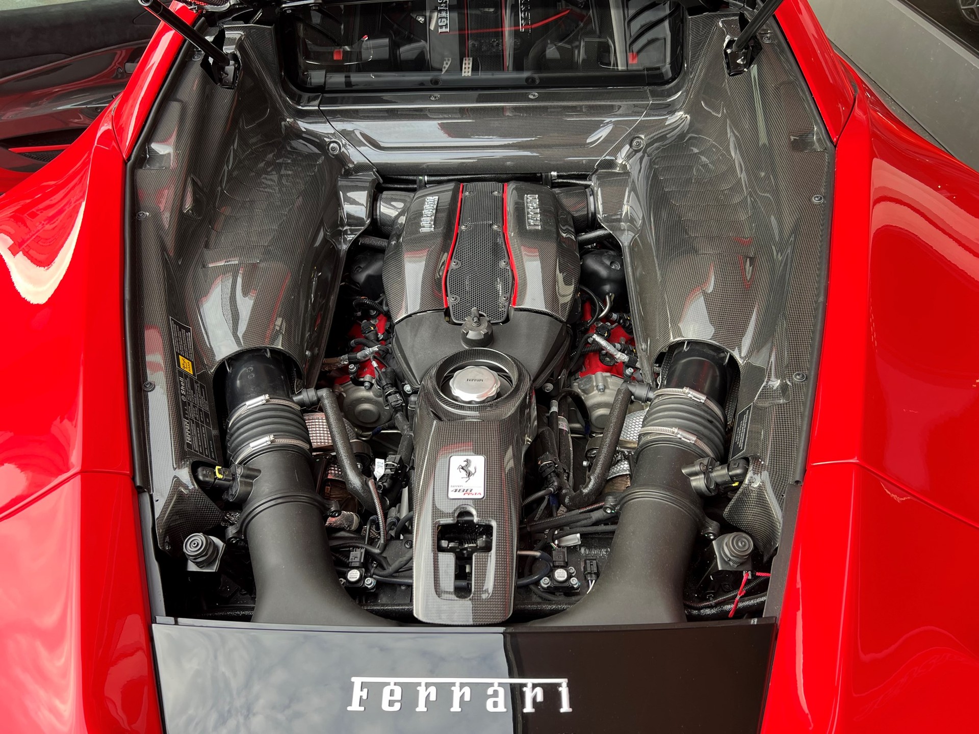 FERRARI 488 Pista 3.9 V8-image-11