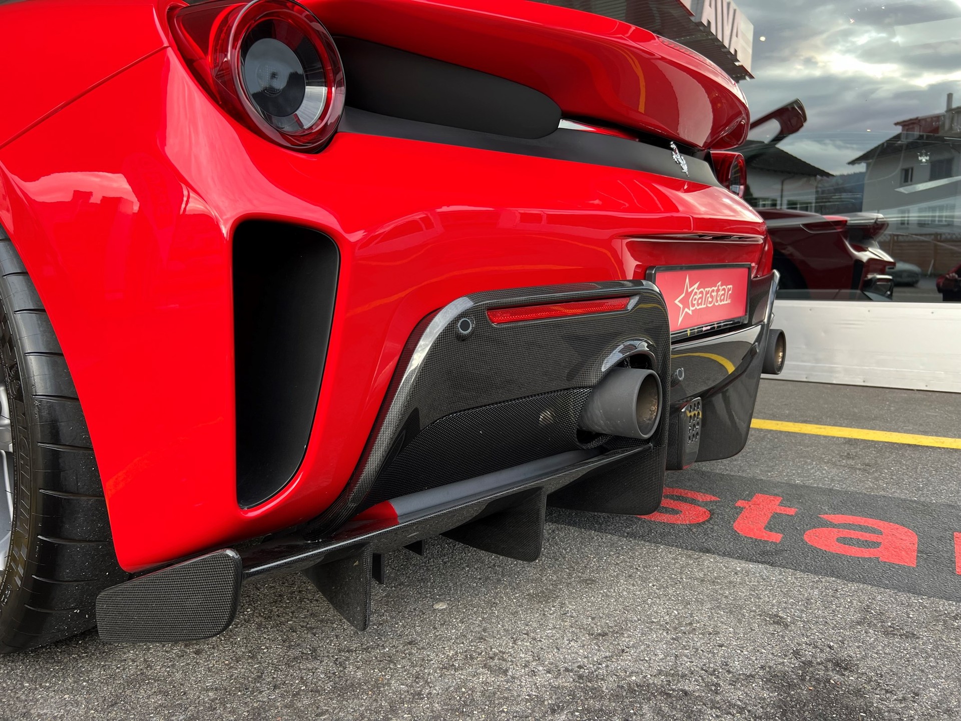 FERRARI 488 Pista 3.9 V8-image-13