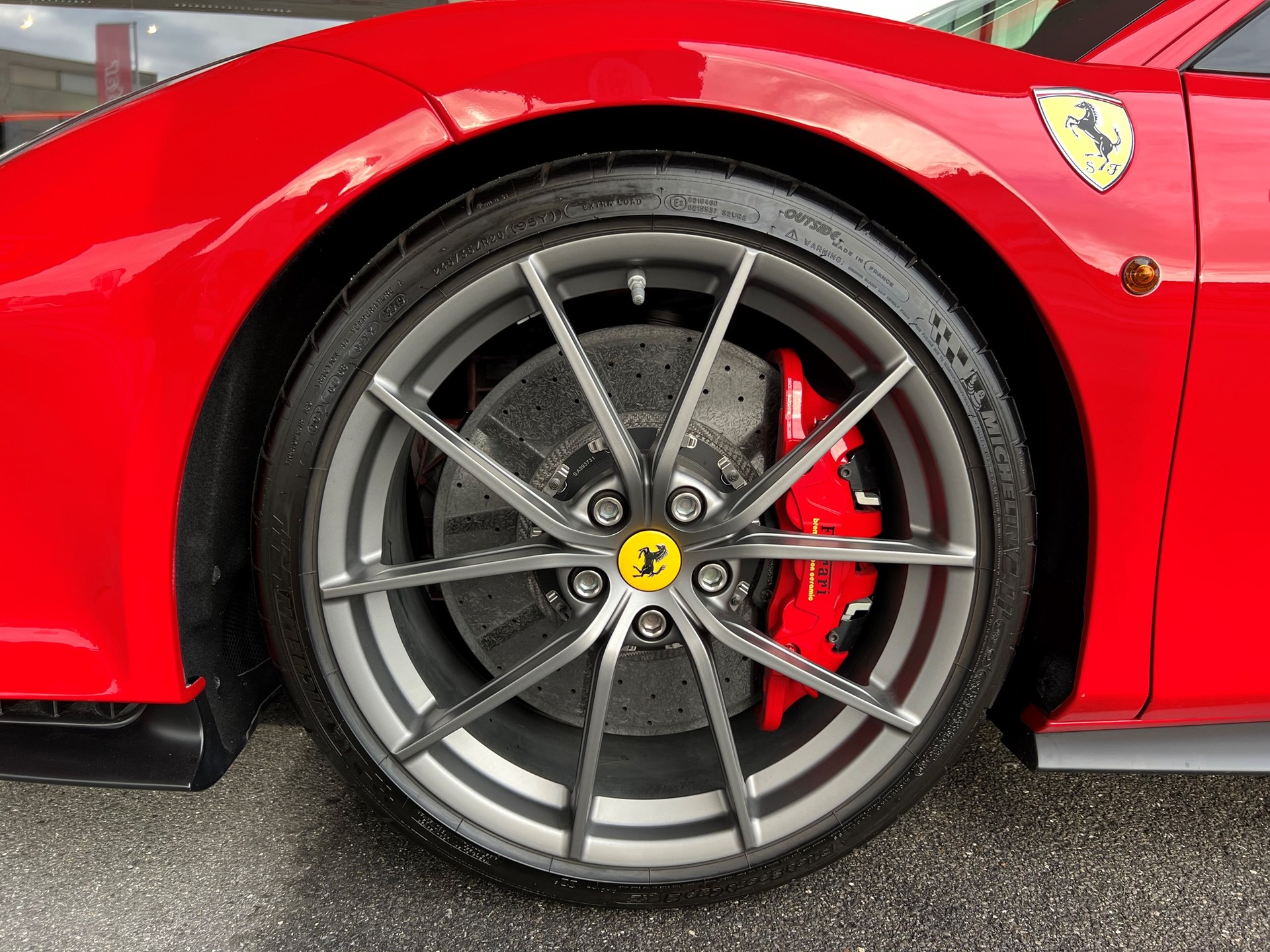 FERRARI 488 Pista 3.9 V8-image-17