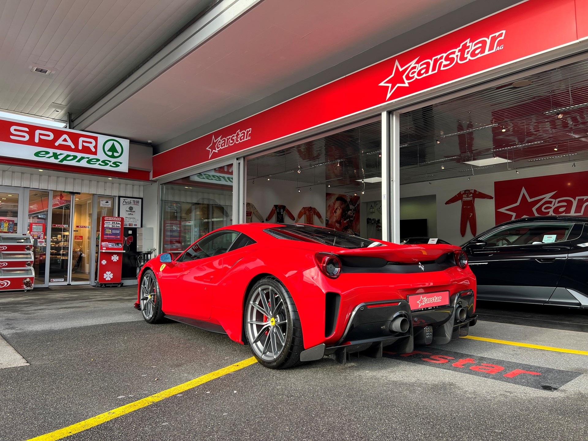 FERRARI 488 Pista 3.9 V8-image-2