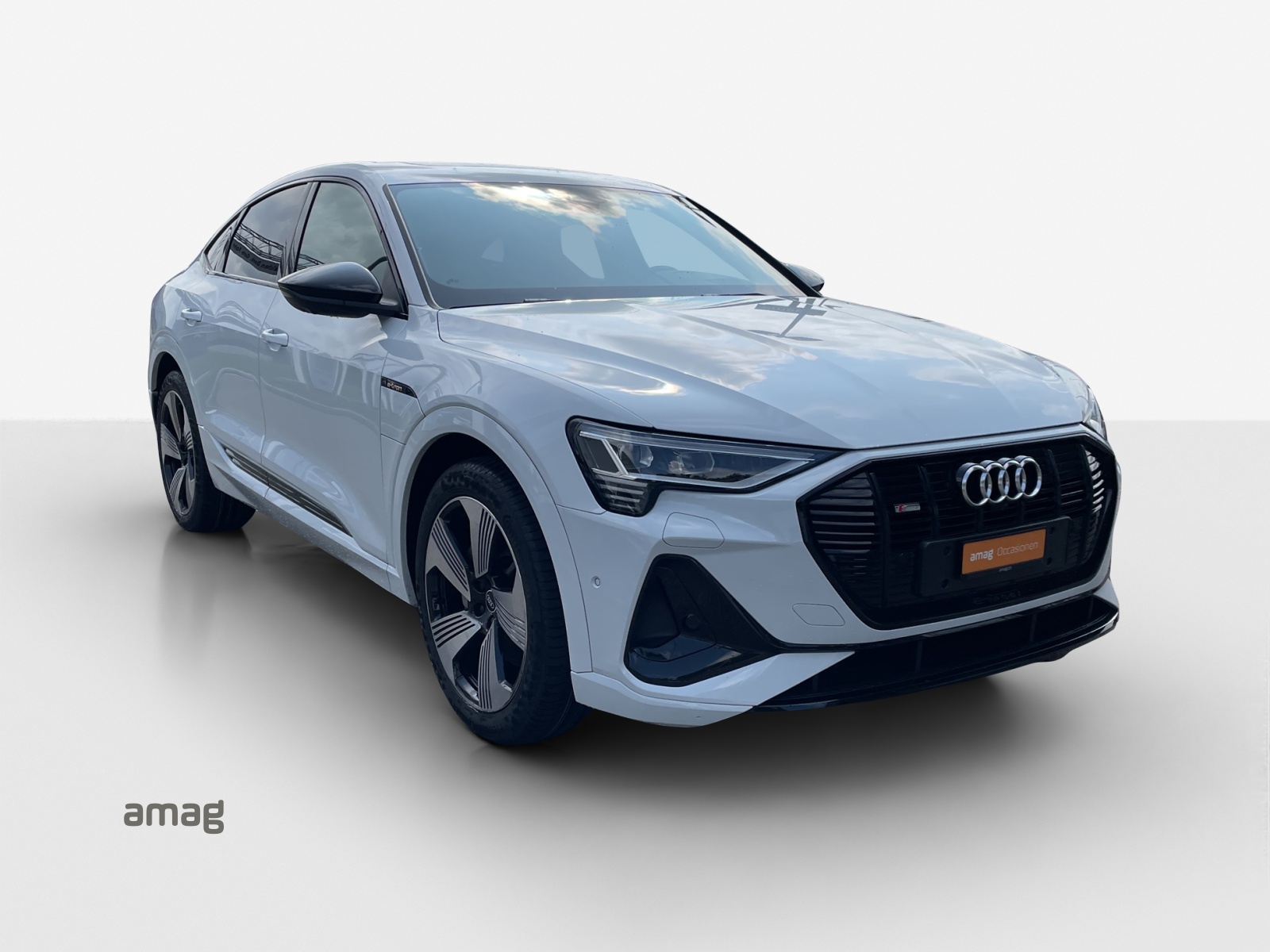 AUDI e-tron 55 Sportback S Line quattro-image-6
