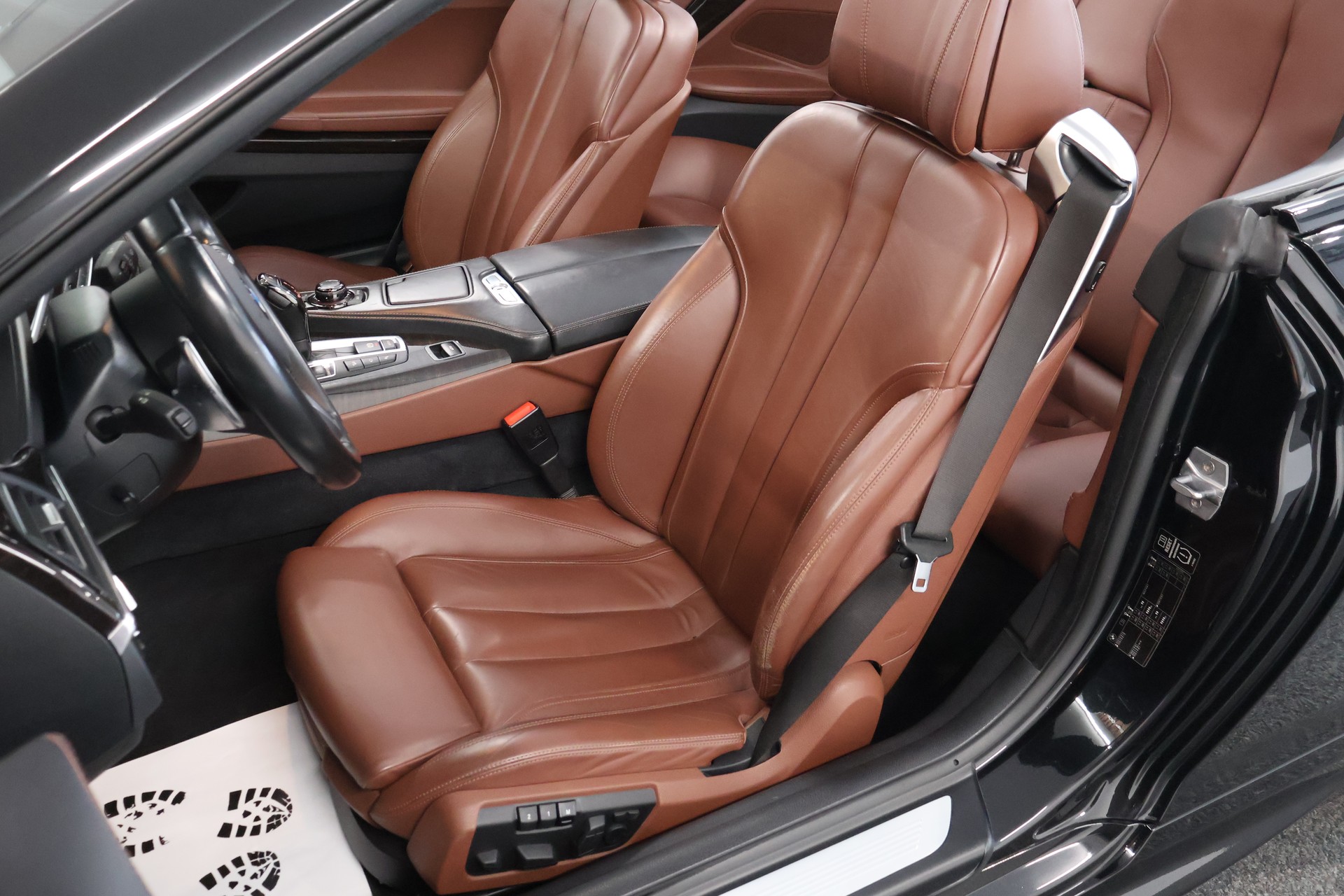 BMW 650i M Sport Edition Cabrio xDrive-image-13