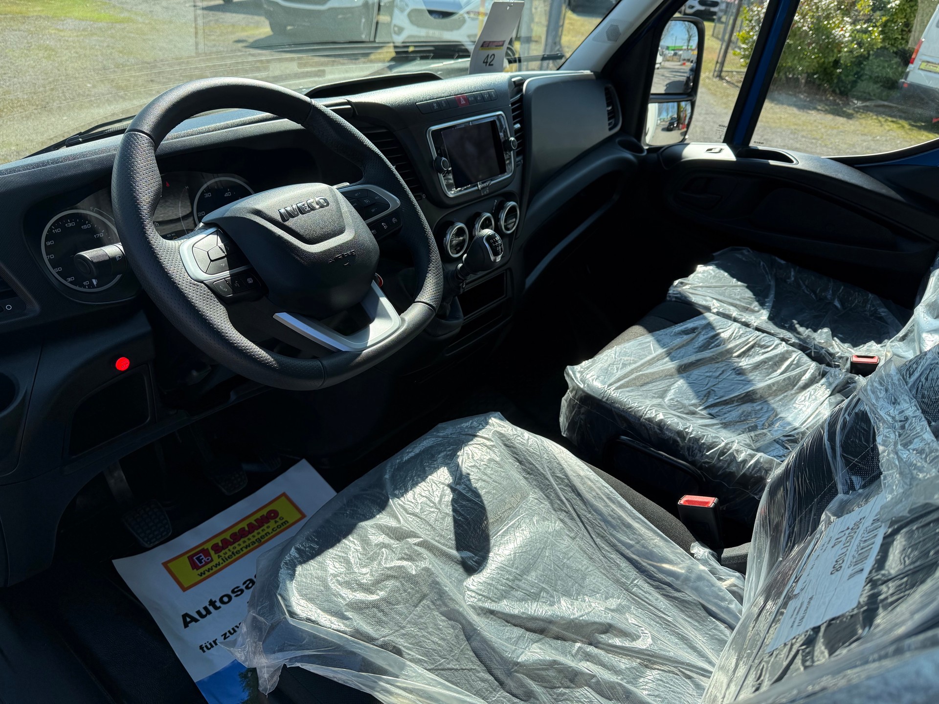 IVECO DAILY 35 S 18 3.0 Koffer mit Hebebühne-image-12