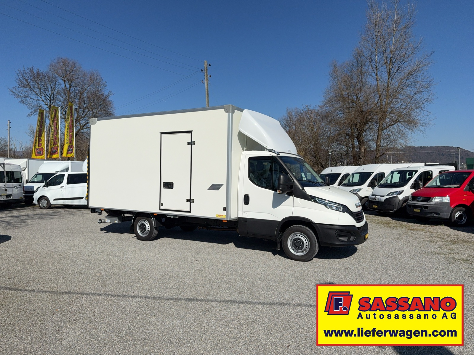 IVECO DAILY 35 S 18 3.0 Koffer mit Hebebühne-image-0