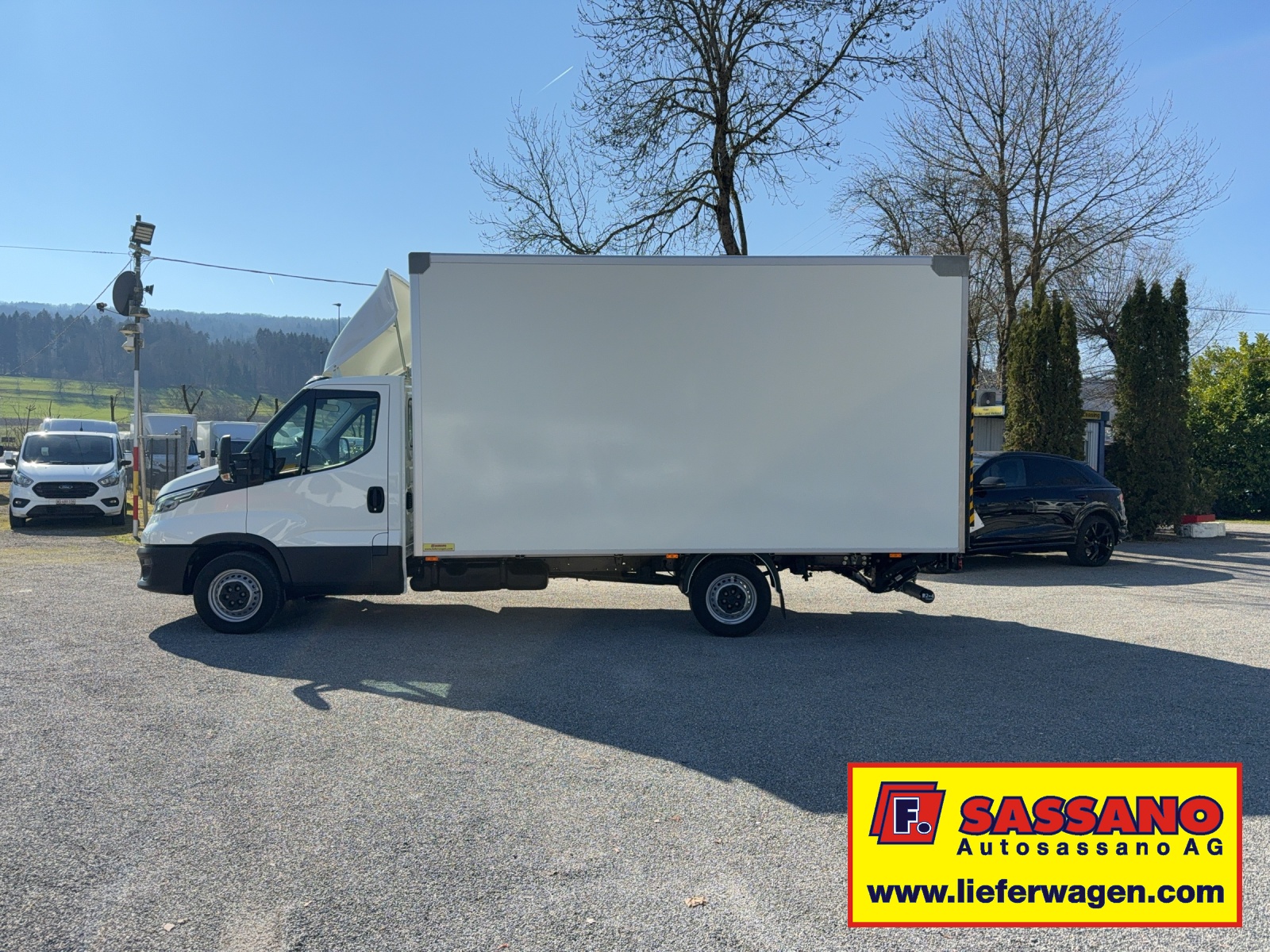 IVECO DAILY 35 S 18 3.0 Koffer mit Hebebühne-image-4