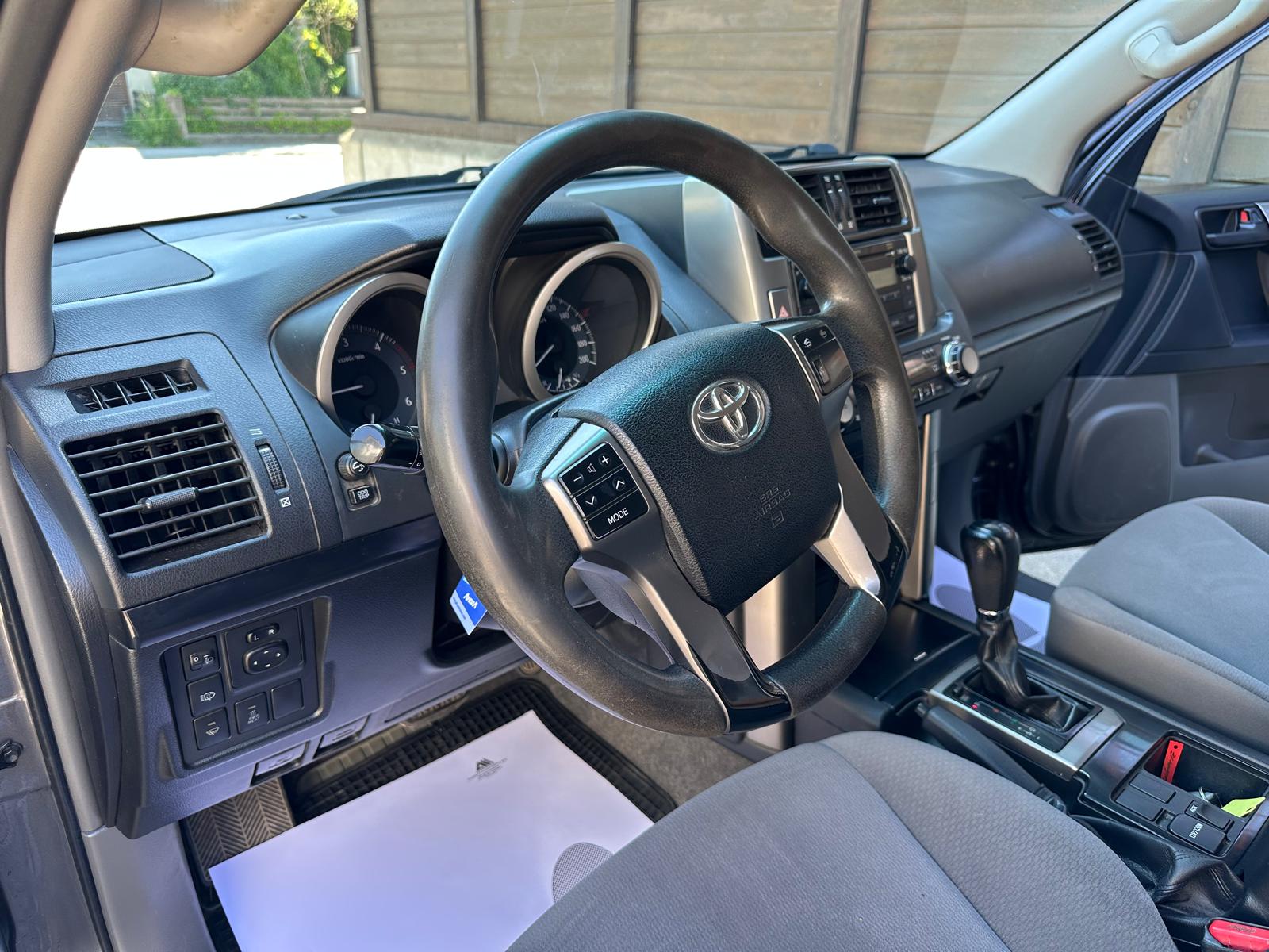 TOYOTA Land Cruiser 3.0 TD Linea Luna Automatic-image-9