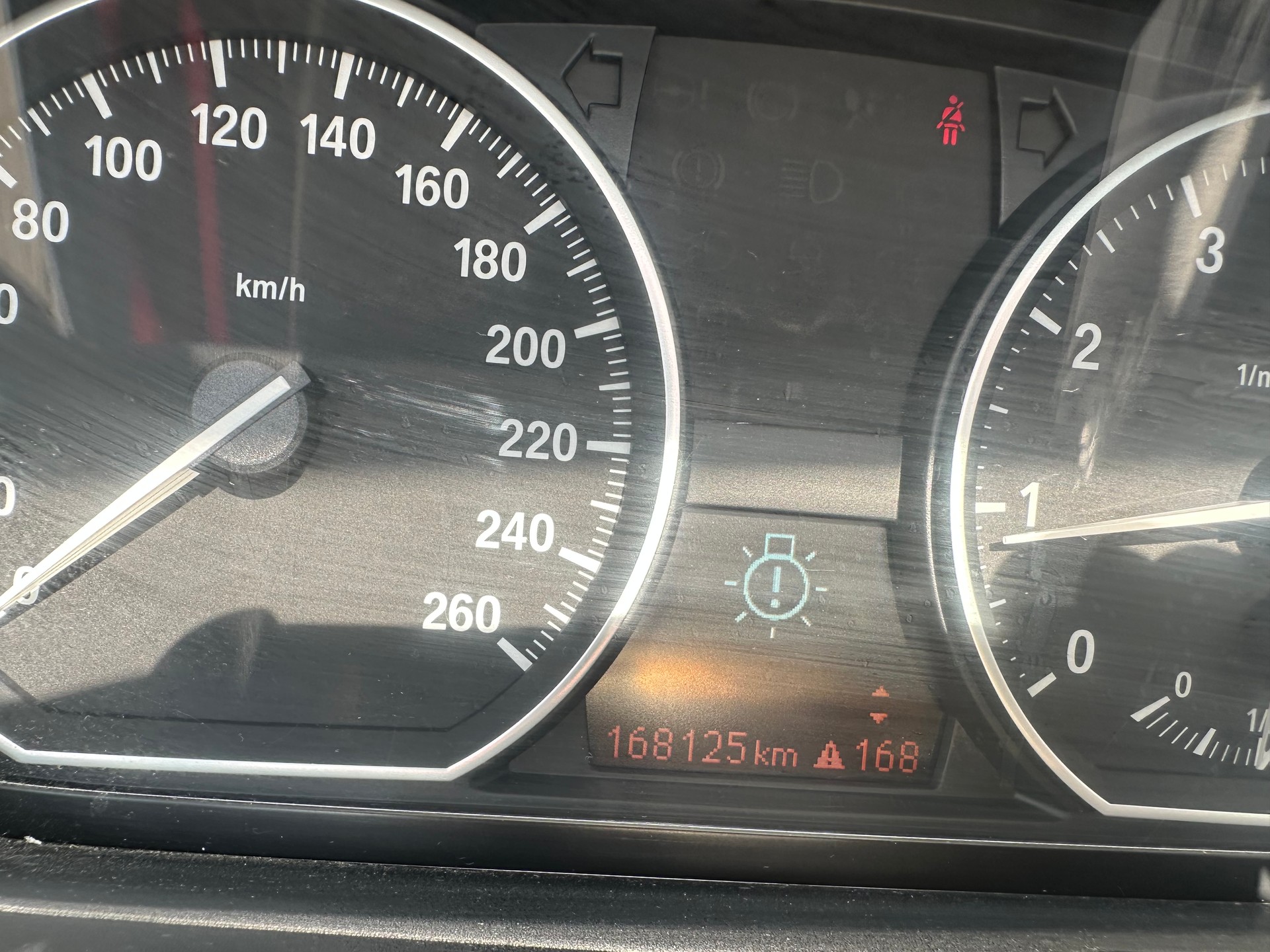 BMW 120i Cabrio-image-10