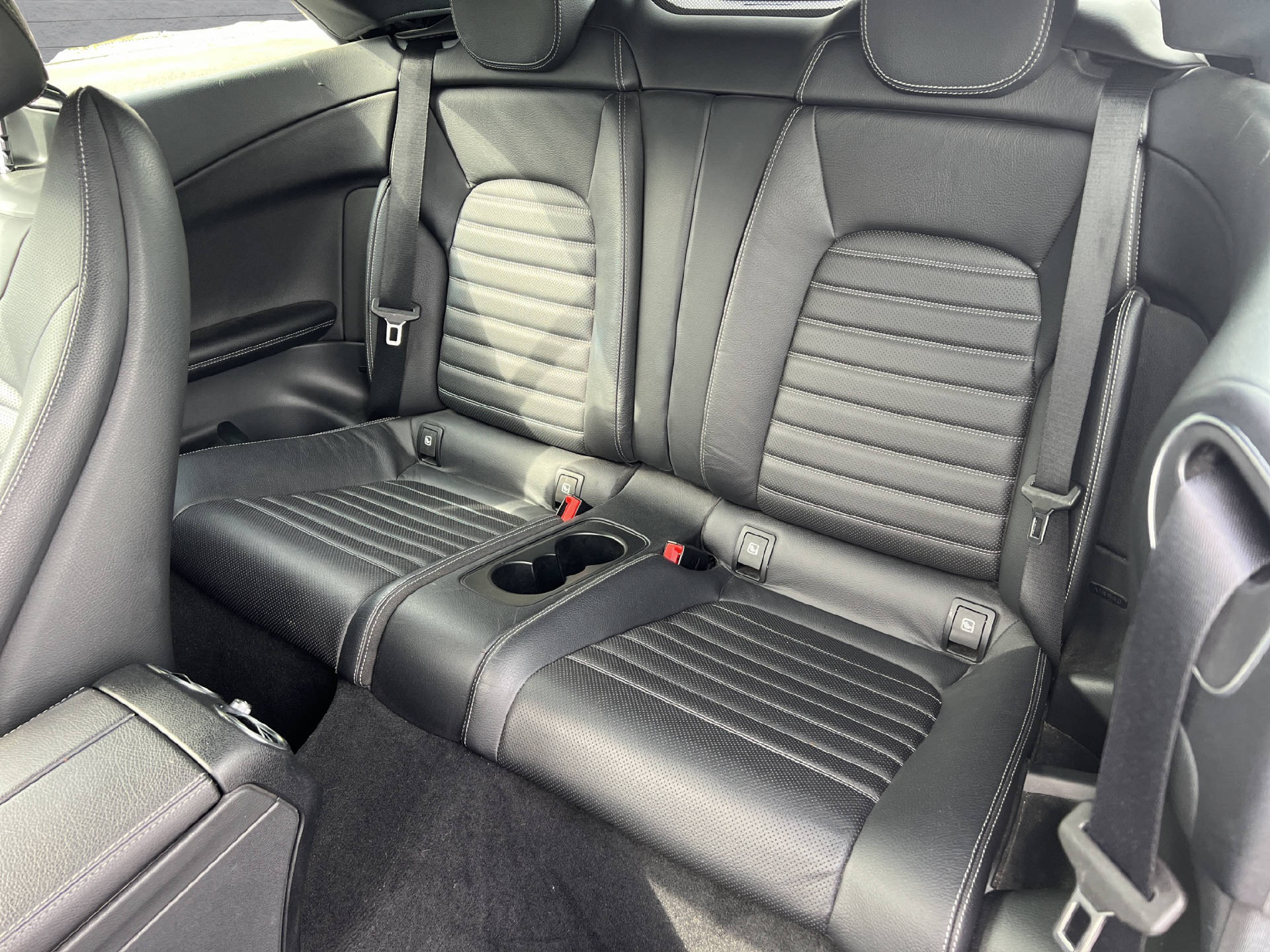 MERCEDES-BENZ C 200 AMG Line 4matic Cabriolet-image-14