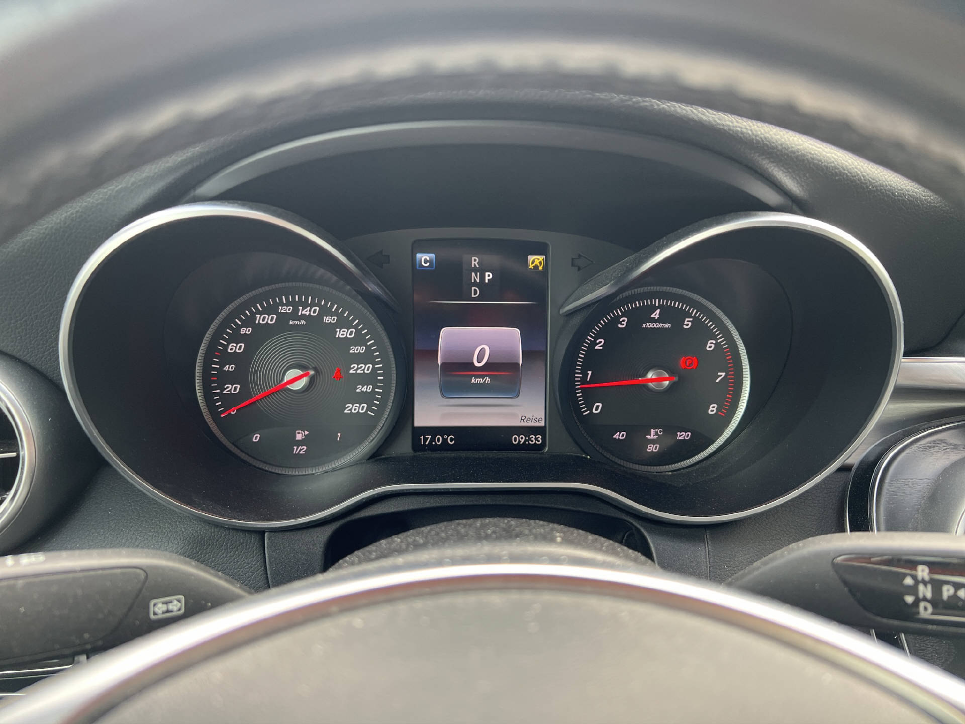MERCEDES-BENZ C 200 AMG Line 4matic Cabriolet-image-11