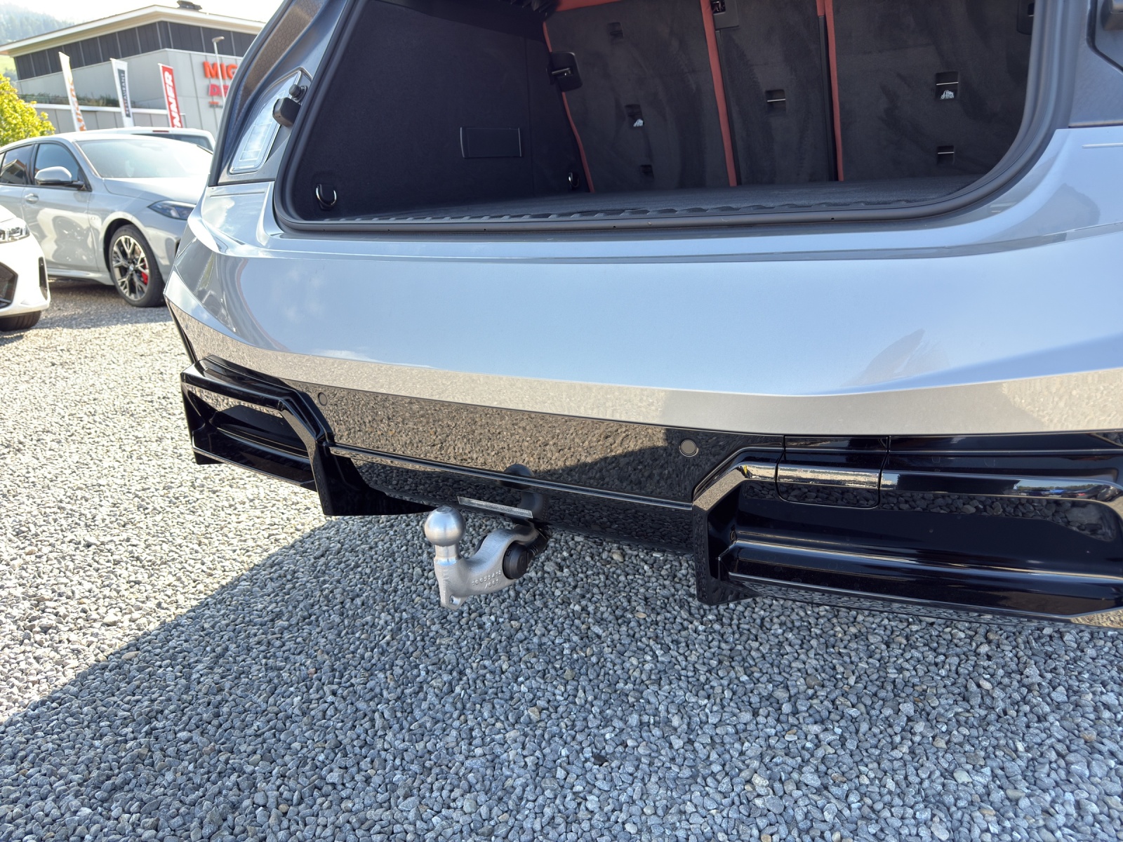 BMW iX xDrive45 M Sport Pro-image-18