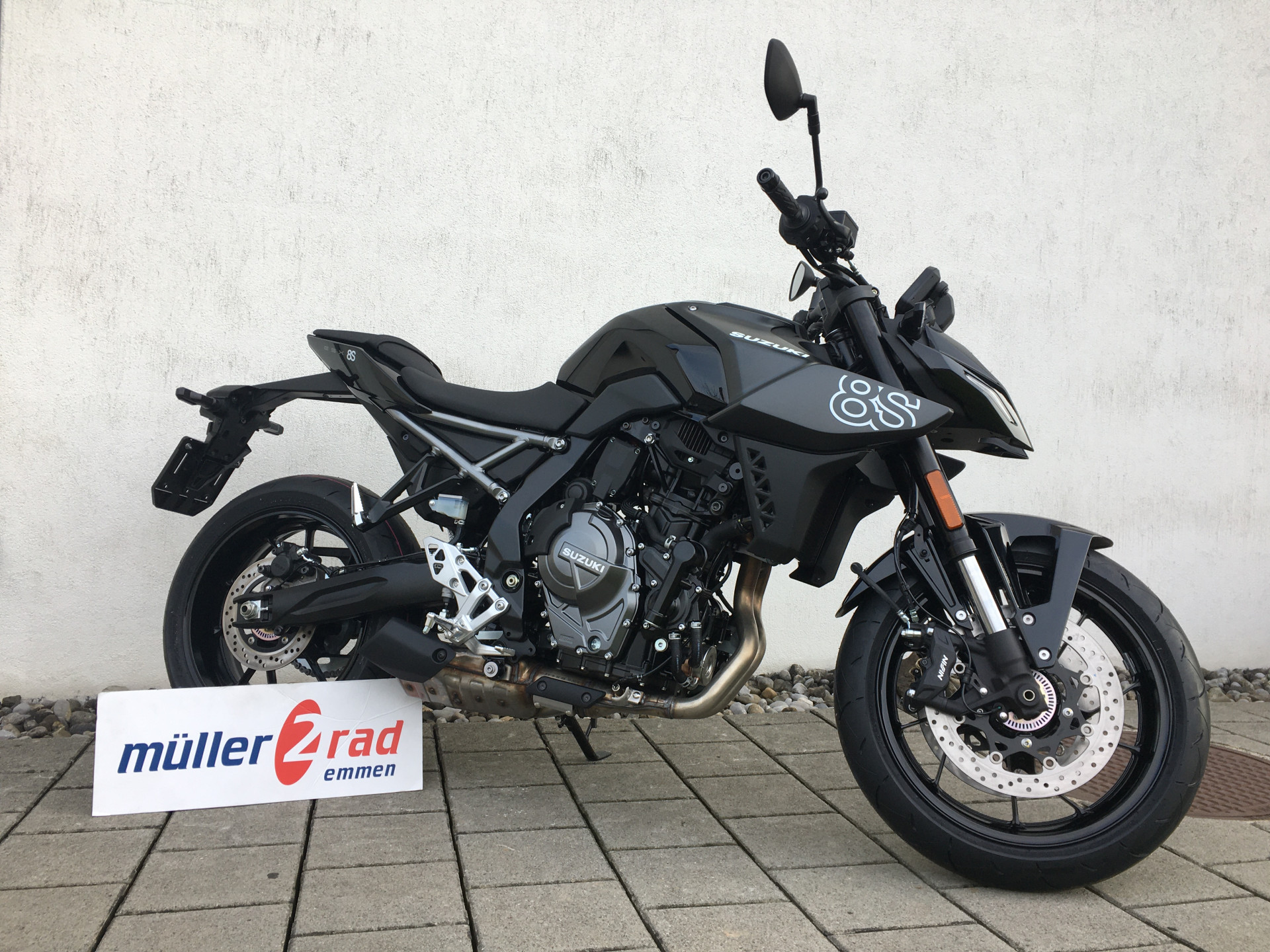 SUZUKI GSX-8S