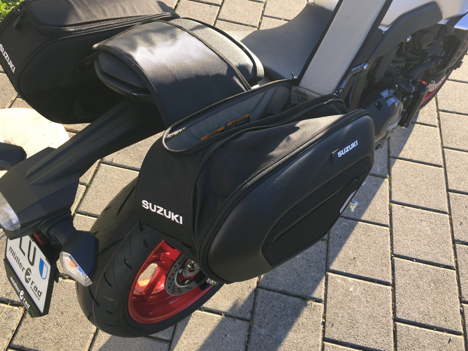 SUZUKI GSX-8S-image-6