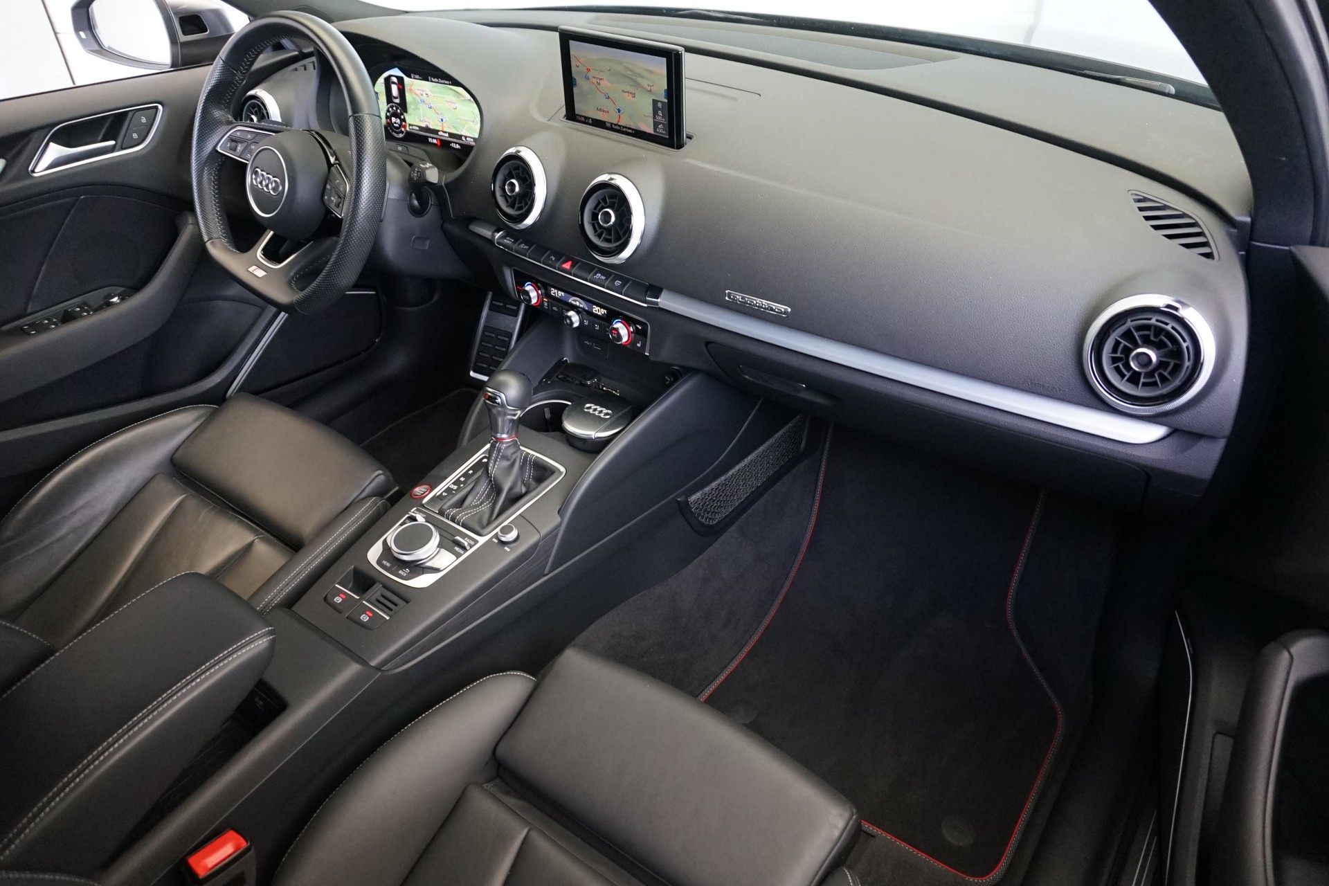 AUDI S3 SB 2.0 TFSI quattro 310PS DSG-Automat-image-16