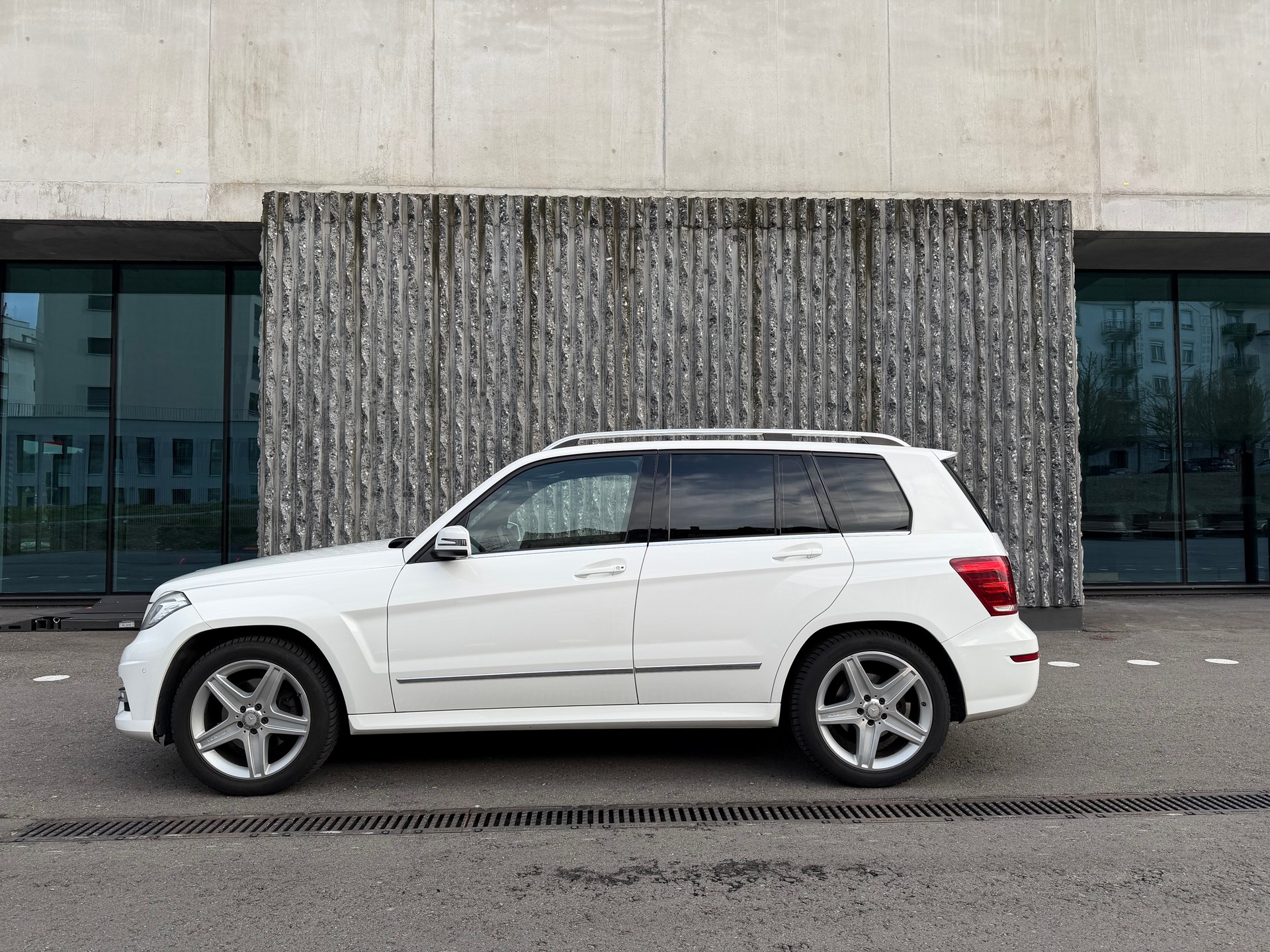 MERCEDES-BENZ GLK 220 BlueTEC Swiss Star Ed. 4Matic 7G-Tronic-image-3