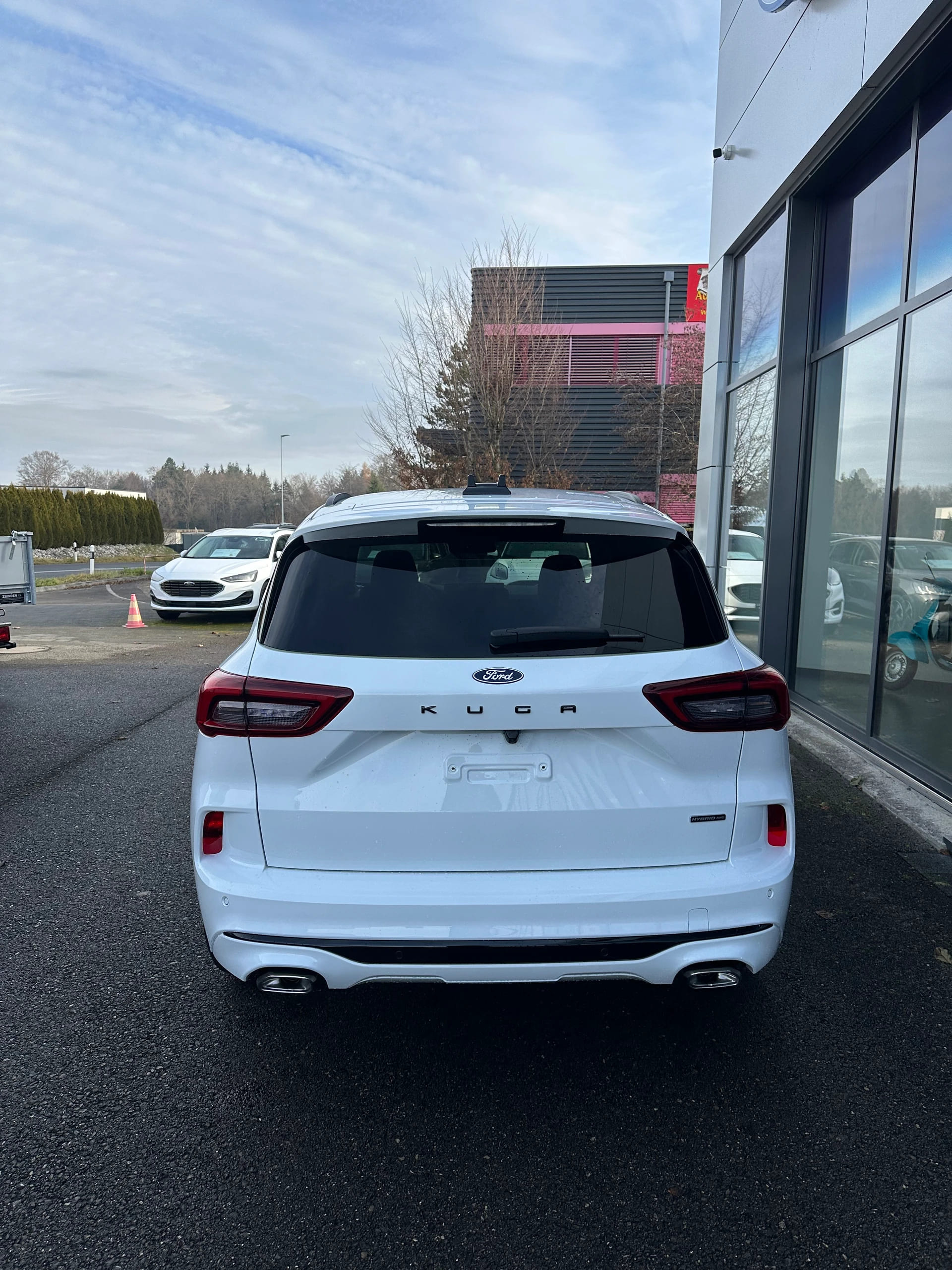 FORD Kuga 2.5 Hybrid ST-Line X 4x4 FHEV-image-4