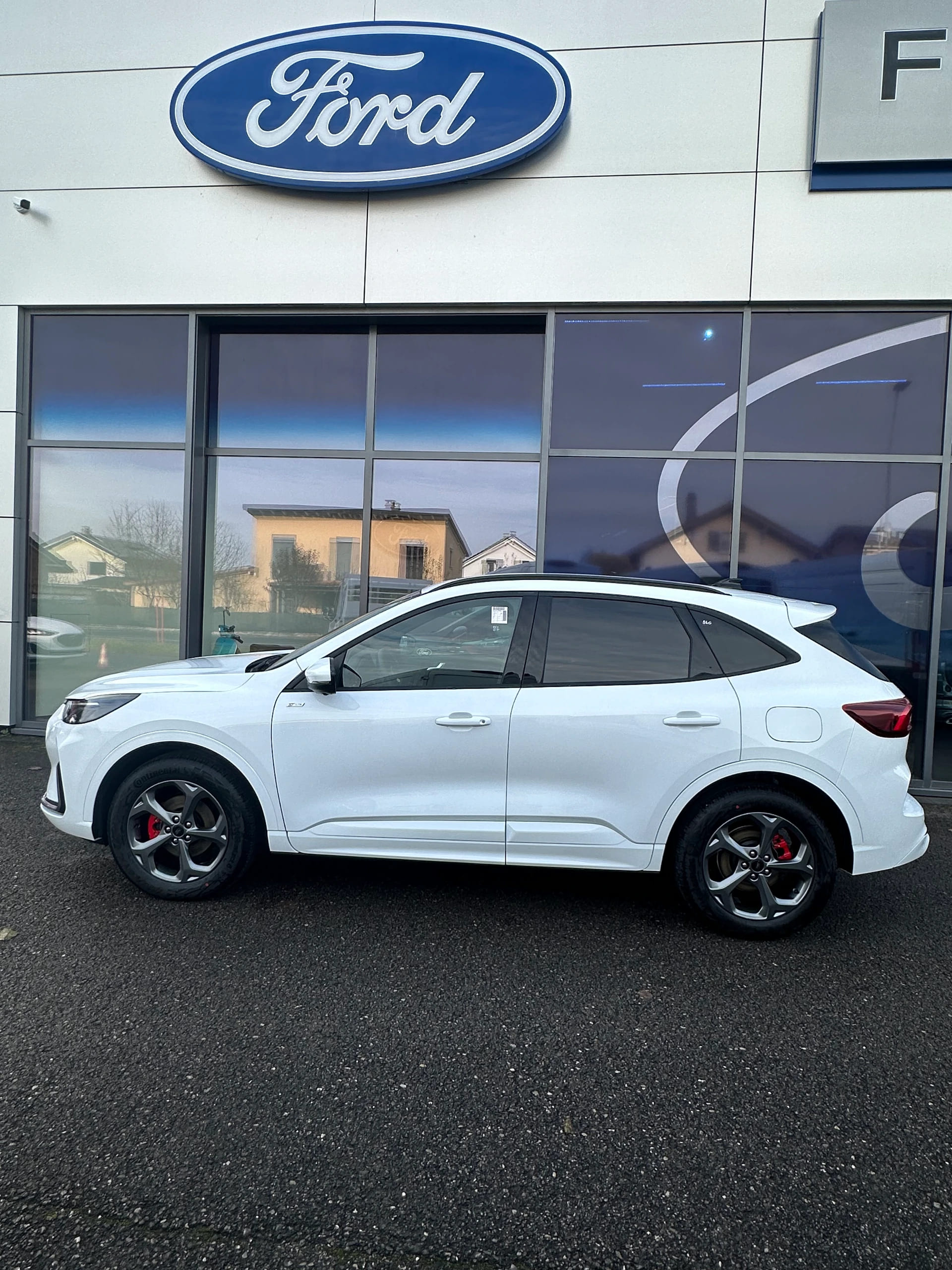 FORD Kuga 2.5 Hybrid ST-Line X 4x4 FHEV-image-2